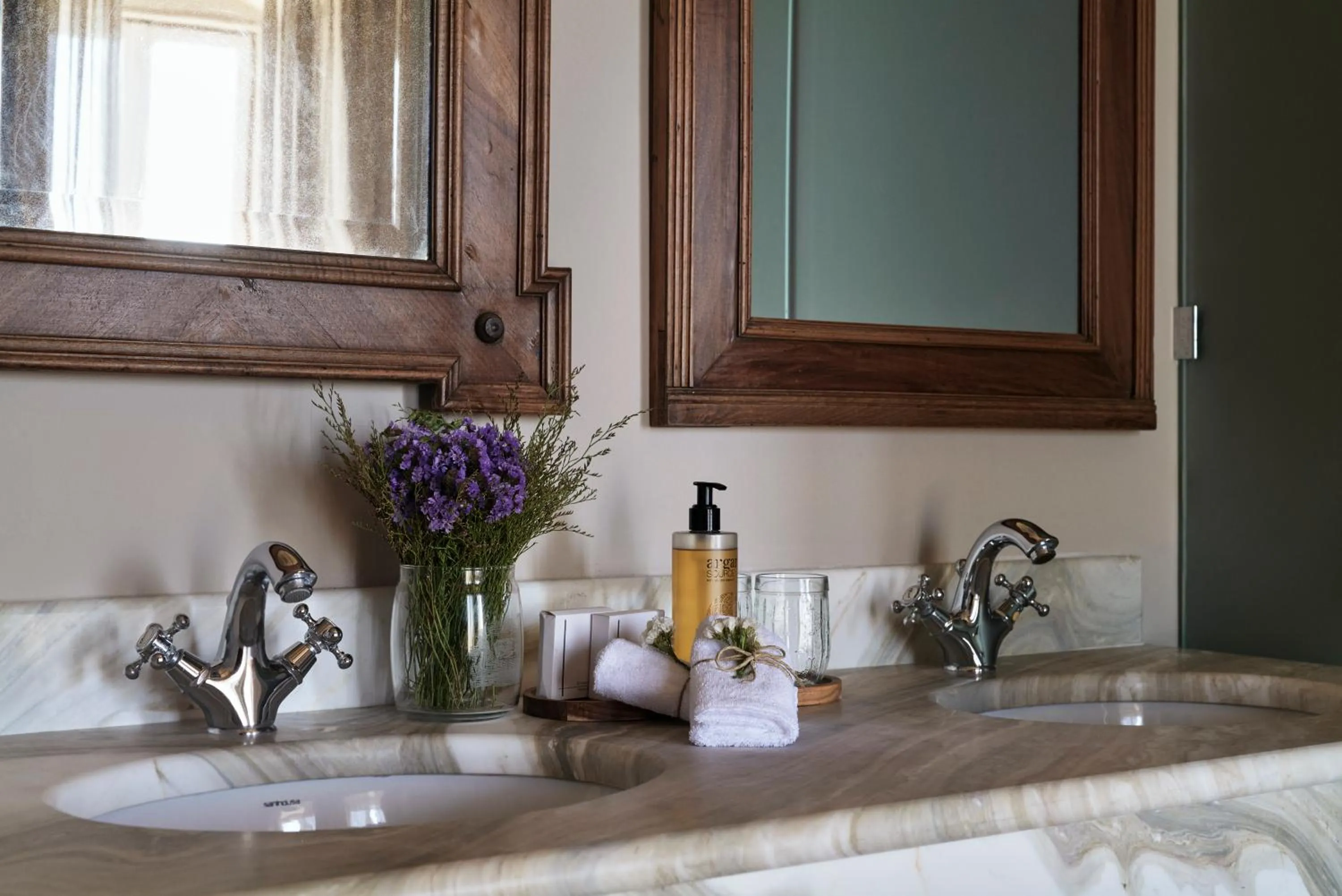 Bathroom in Syrou Melathron