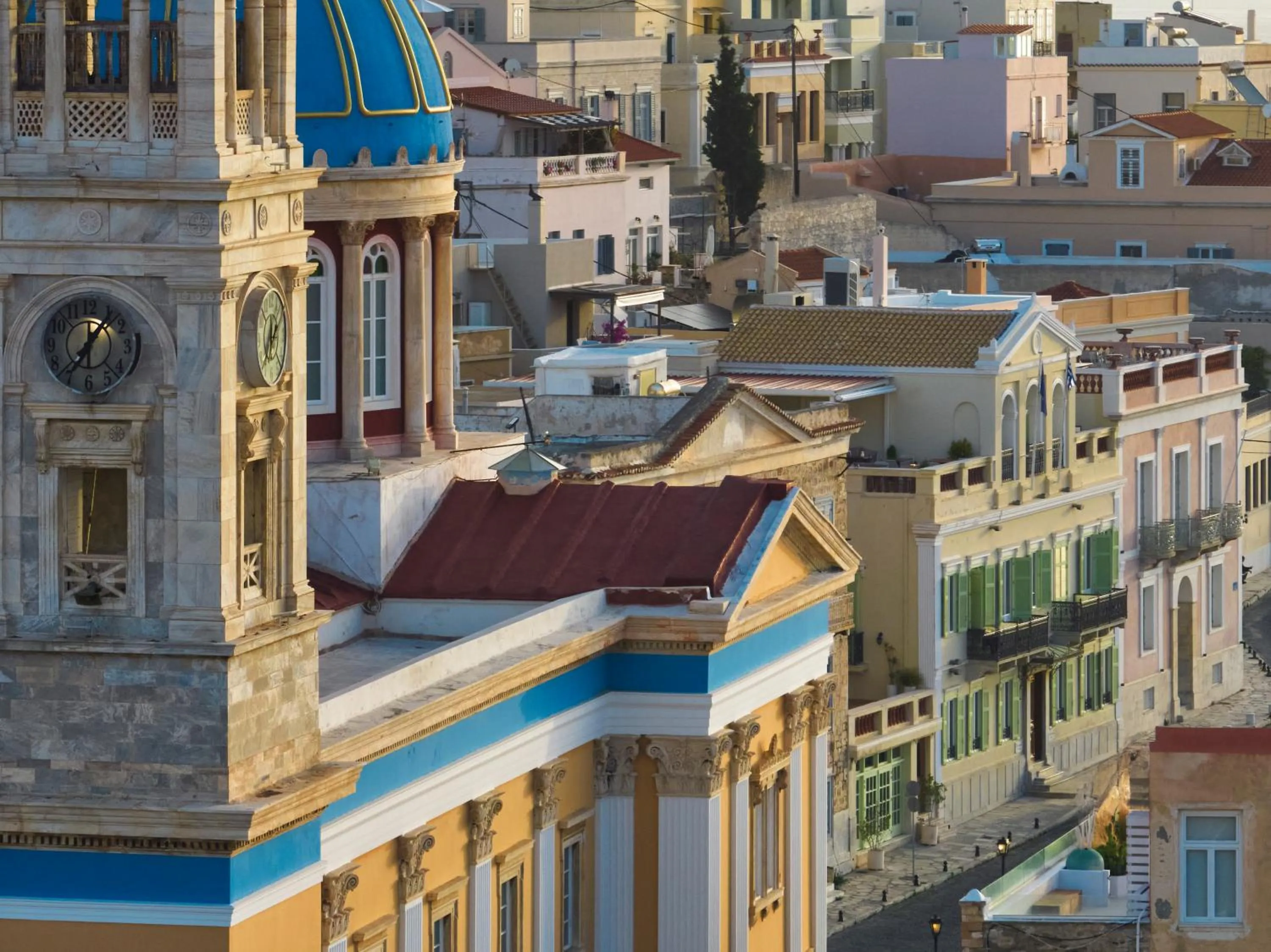 Property building in Syrou Melathron