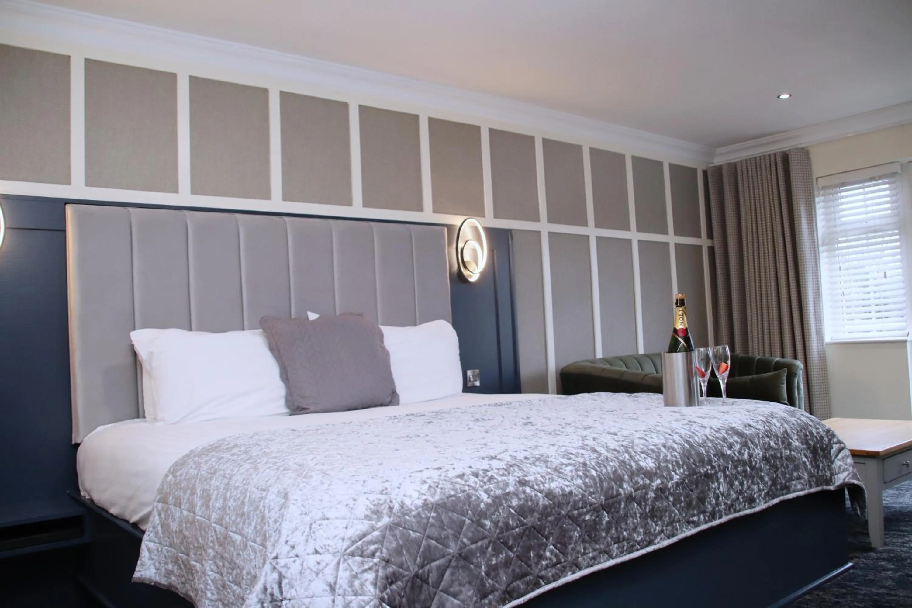 Bed in Beechlawn Hotel