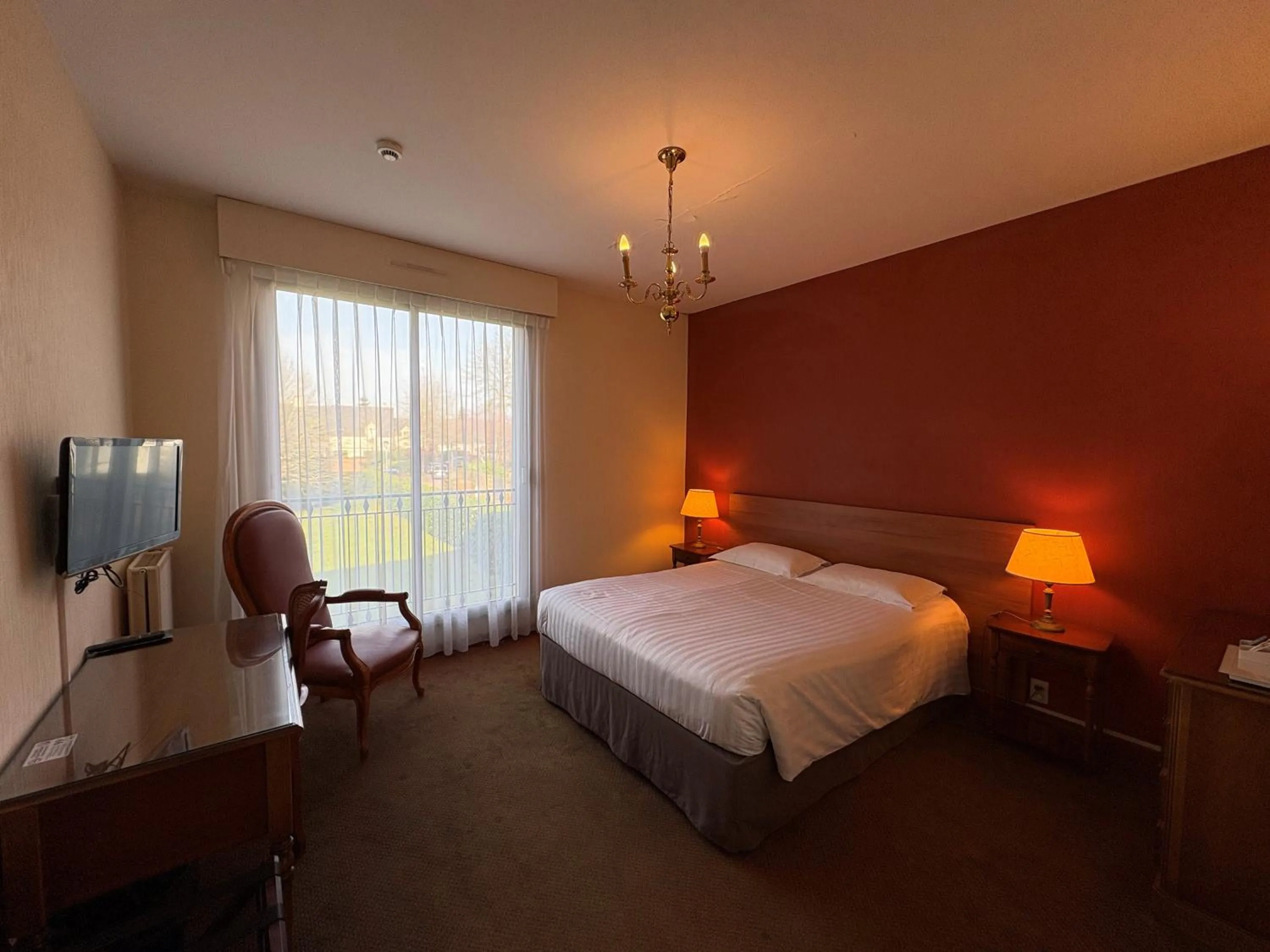 Bed in Hôtel de la Marine