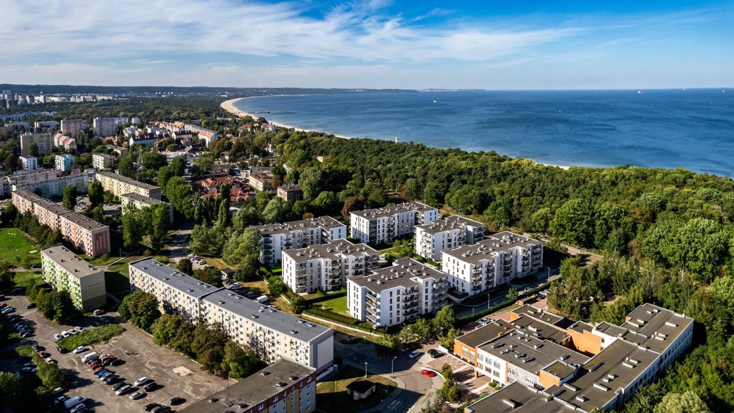 Property building in Nadmorze, Sun & Snow