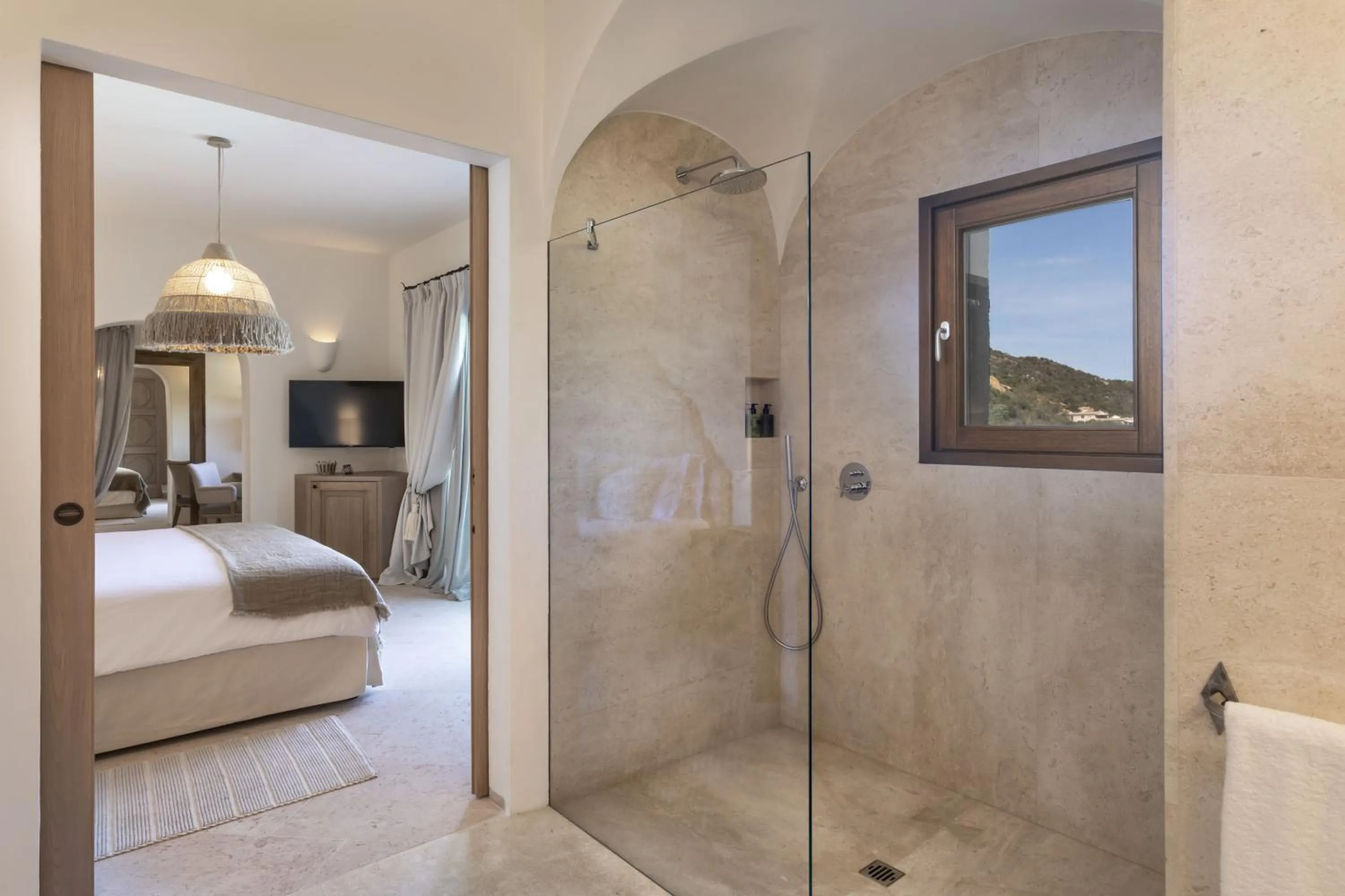 Shower, Bed in Relais Villa Carola