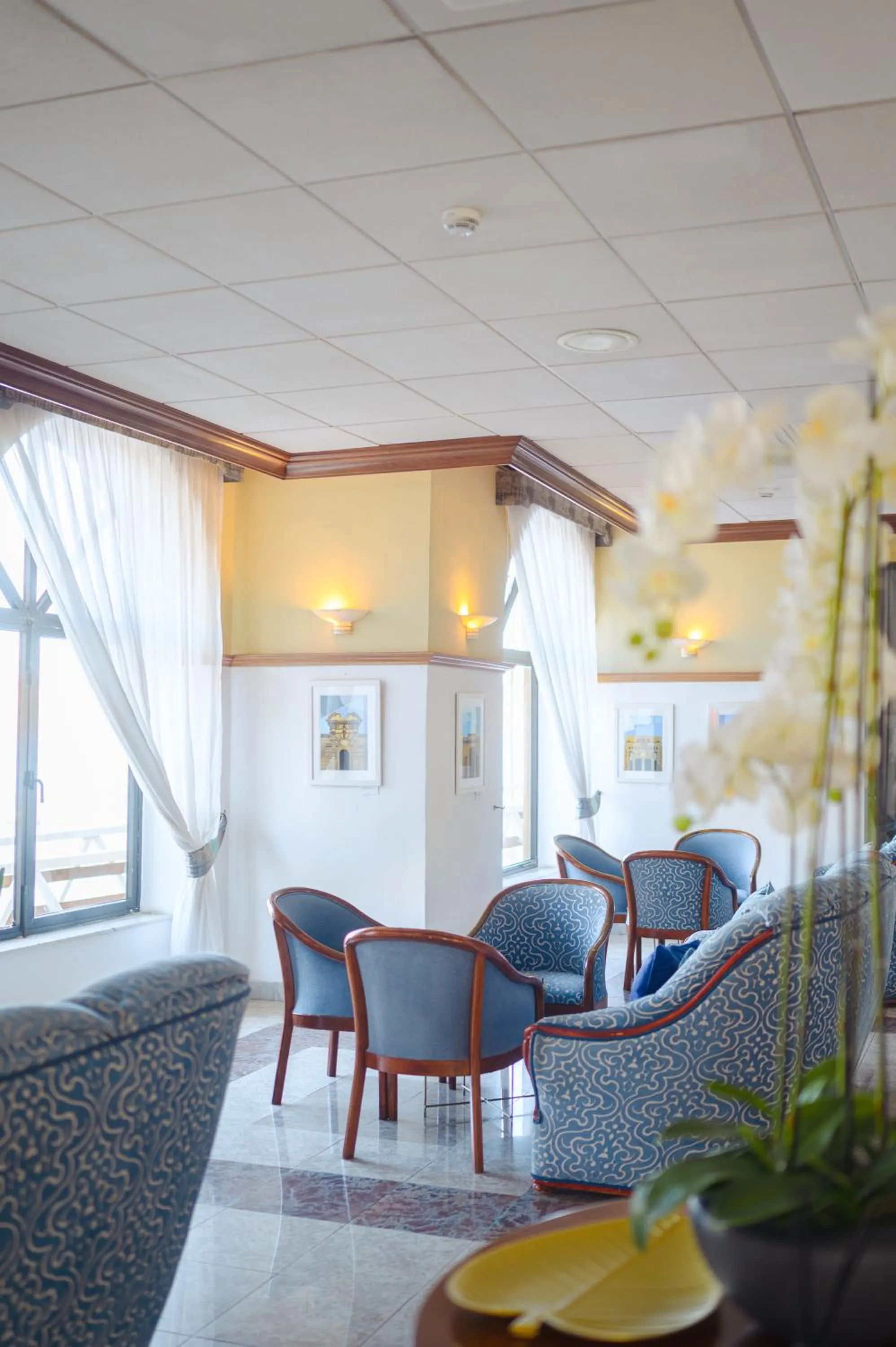 Lobby or reception in Gillieru Harbour Hotel