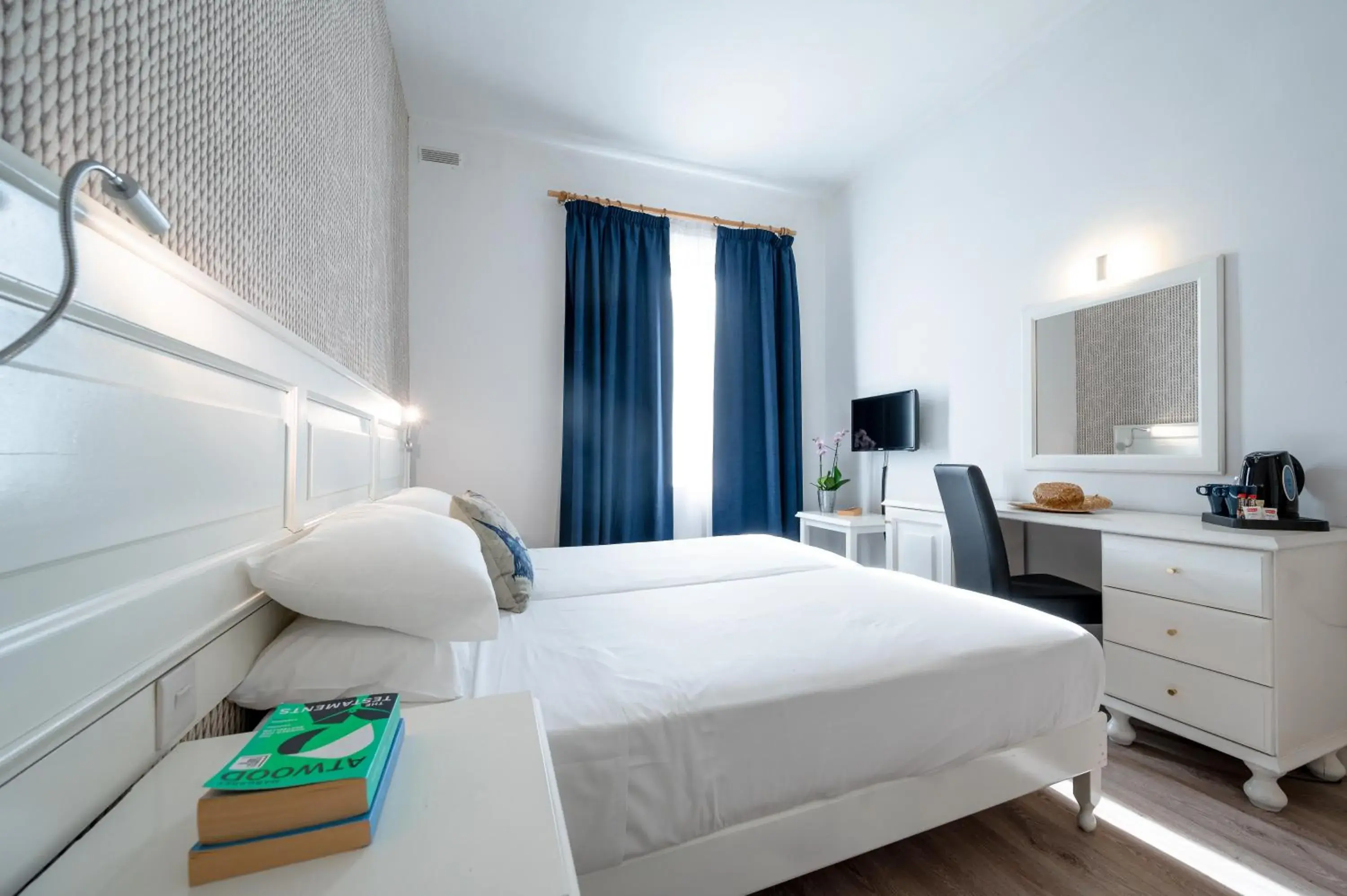 Economy Twin Room in Gillieru Harbour Hotel Economy Twin Room in Gillieru Harbour Hotel