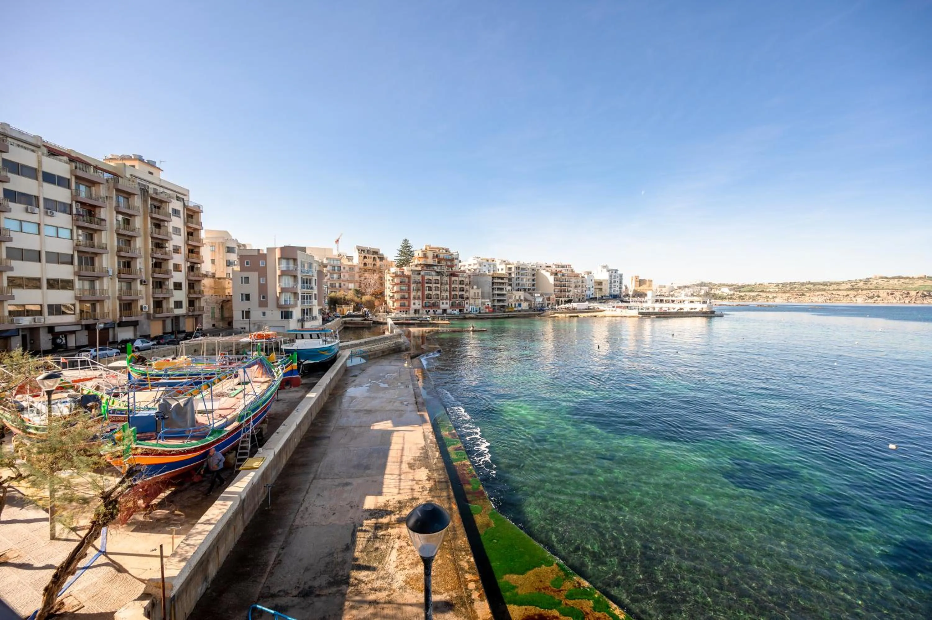 Day in Gillieru Harbour Hotel