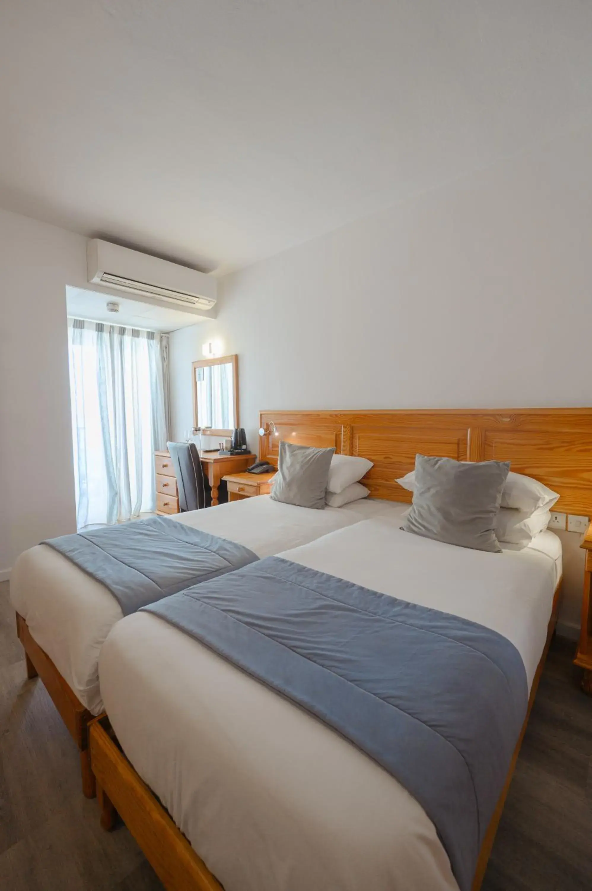 Double or Twin Room with Partial Sea View in Gillieru Harbour Hotel Double or Twin Room with Partial Sea View in Gillieru Harbour Hotel