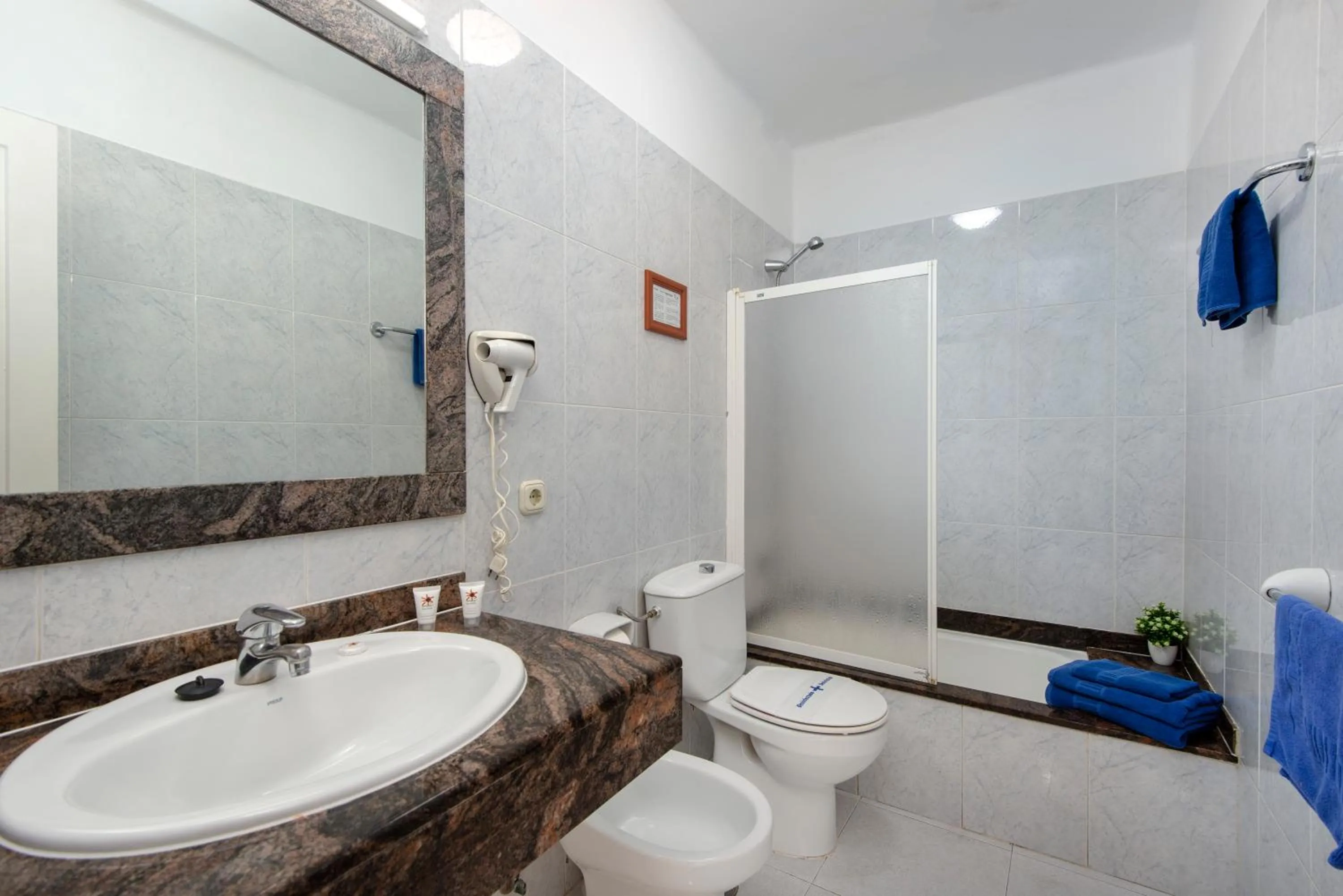 Rocas Blancas Apartments