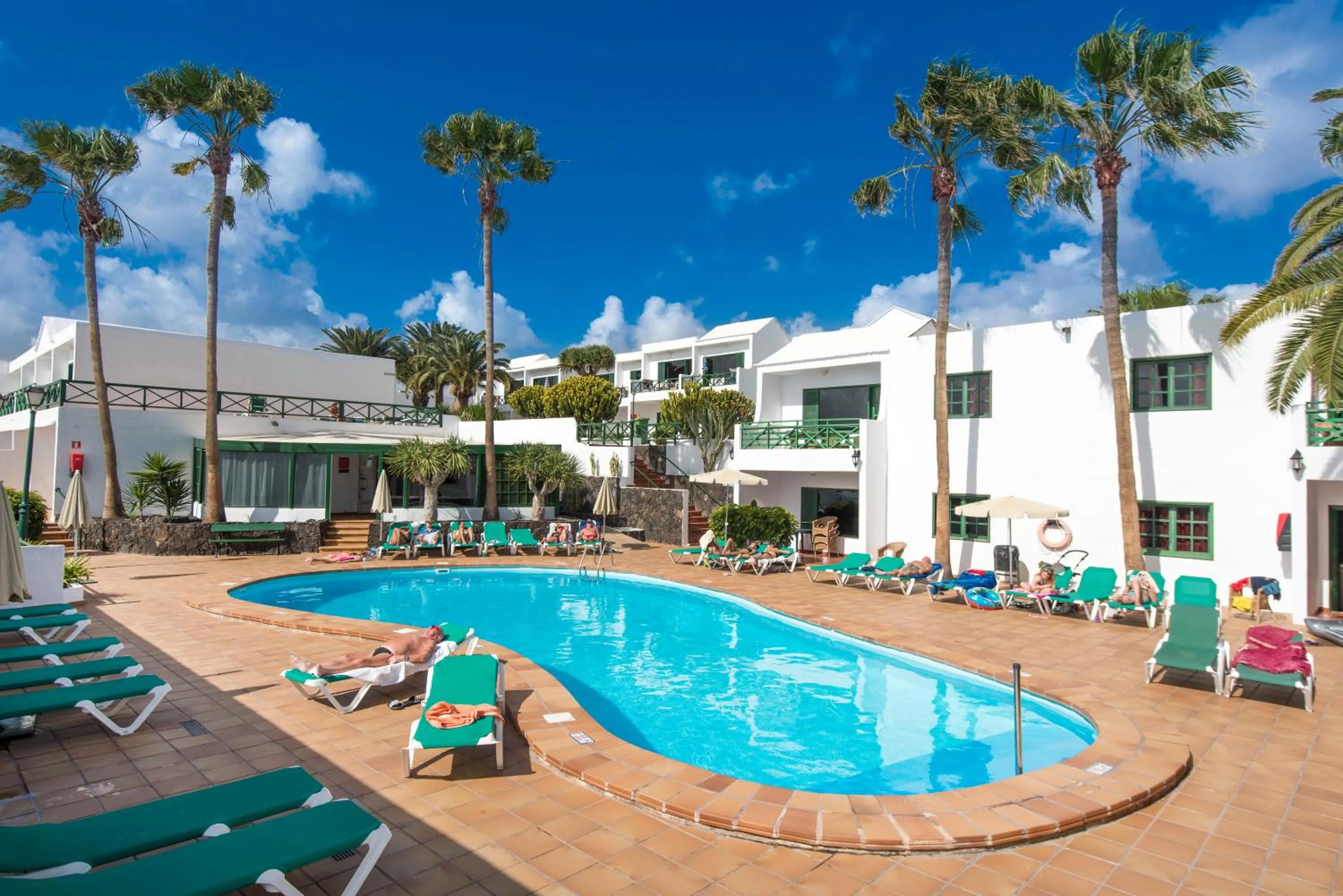 Swimming pool in Rocas Blancas Apartments