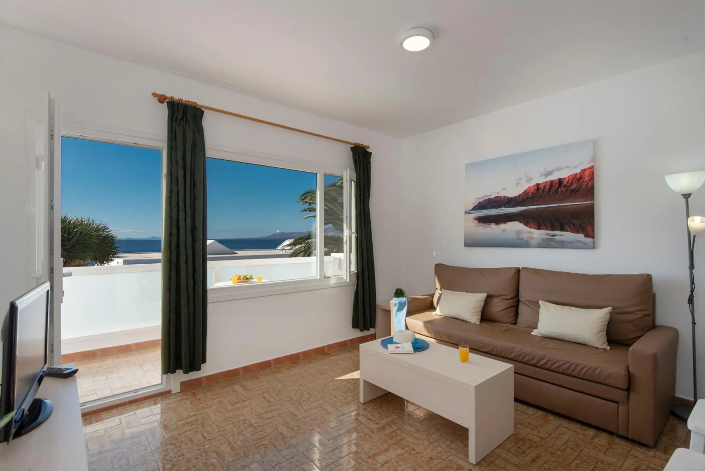 One-Bedroom Apartment with Sea View in Rocas Blancas Apartments One-Bedroom Apartment with Sea View in Rocas Blancas Apartments