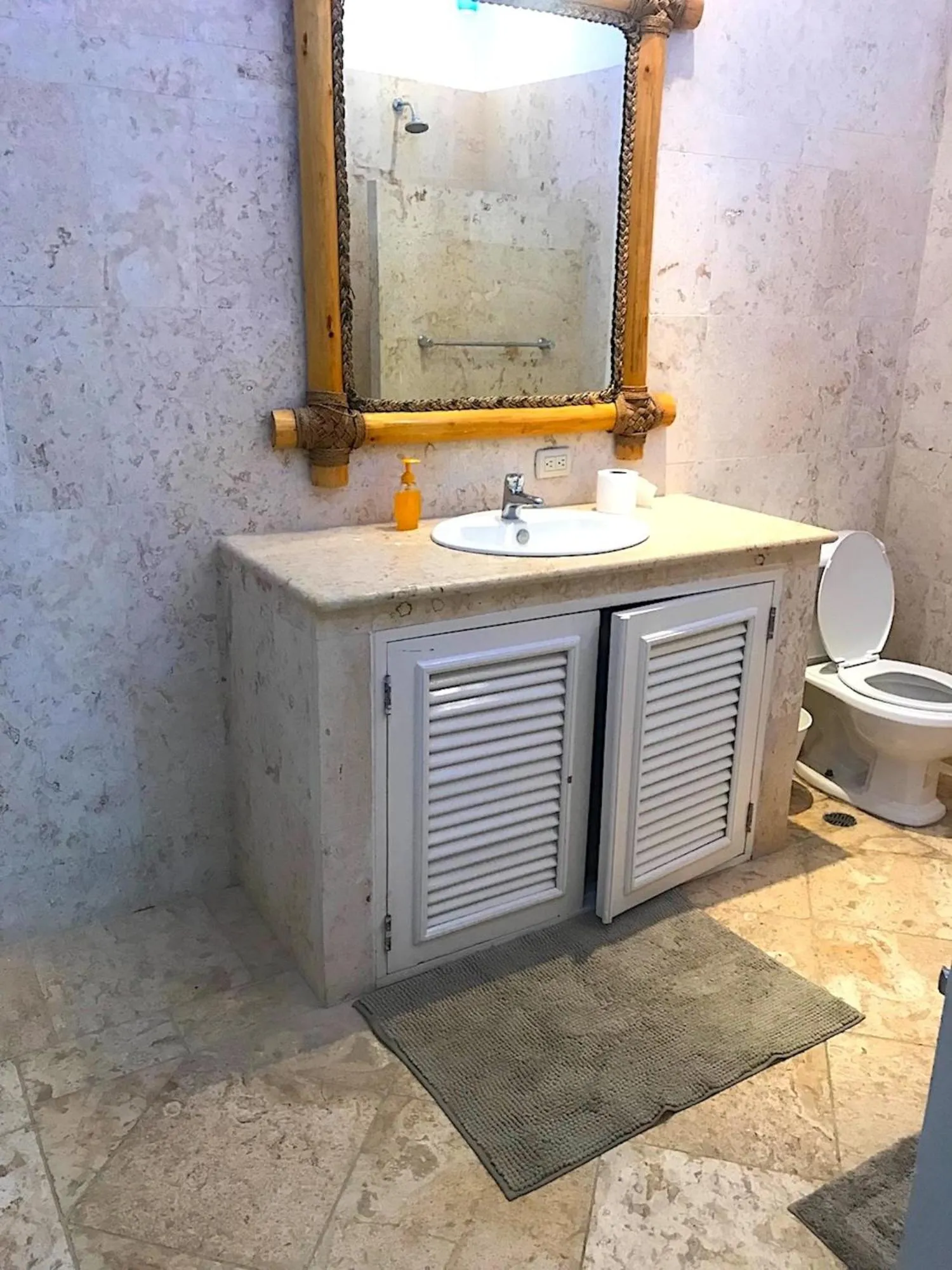 Toilet in Villa Zoe