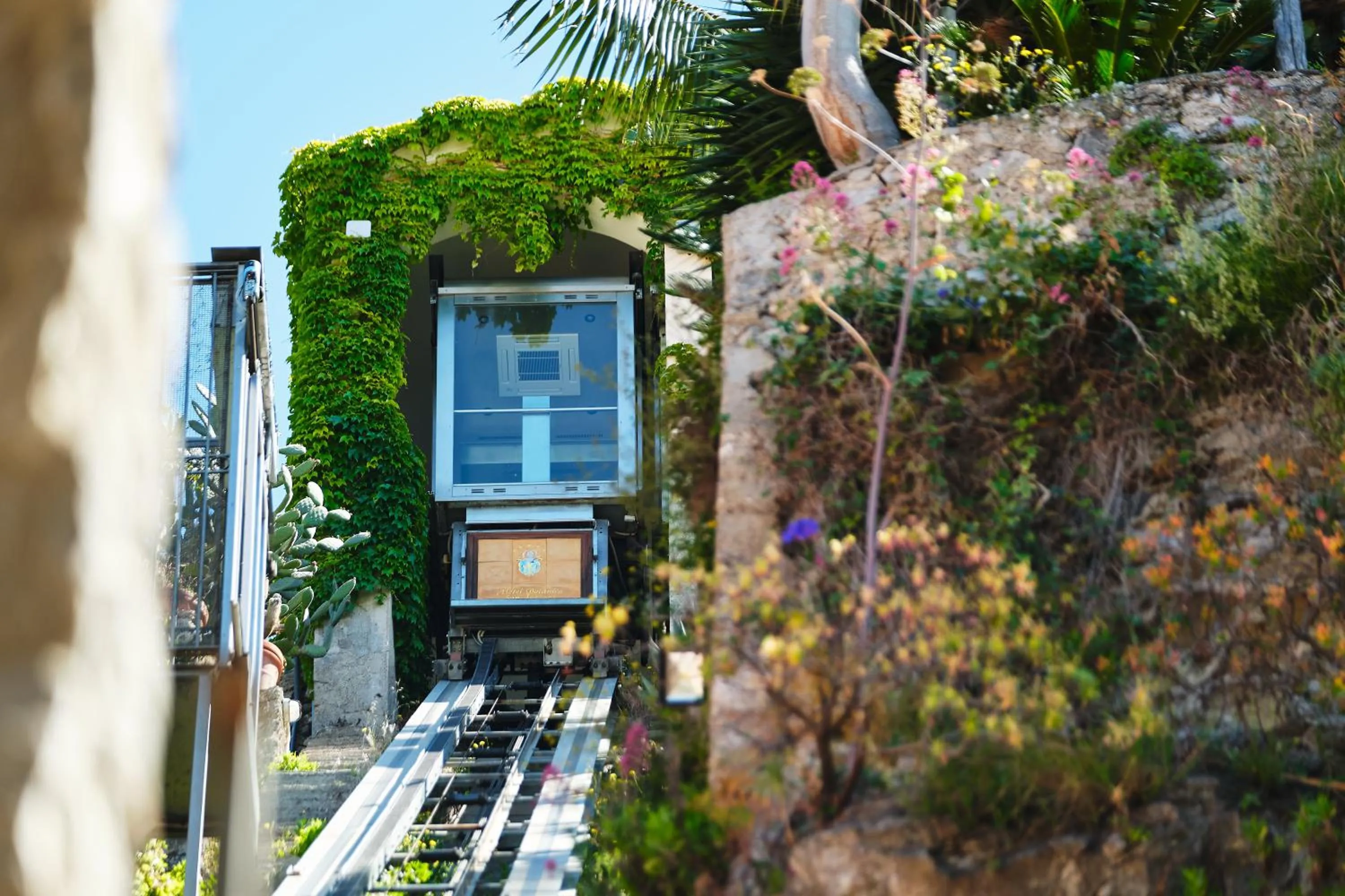 elevator in Hotel Botanico San Lazzaro