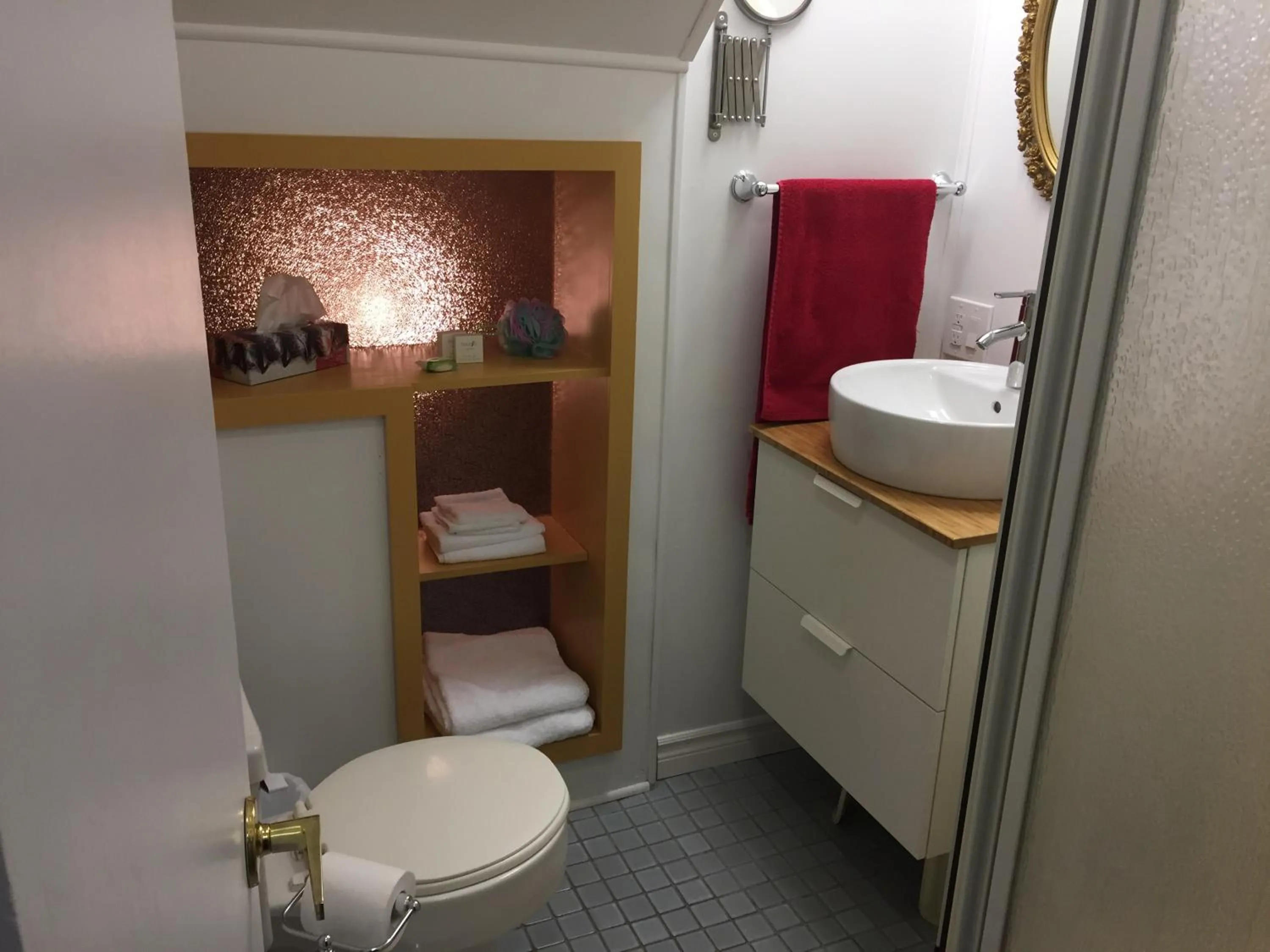 Bathroom in Martine & Michel