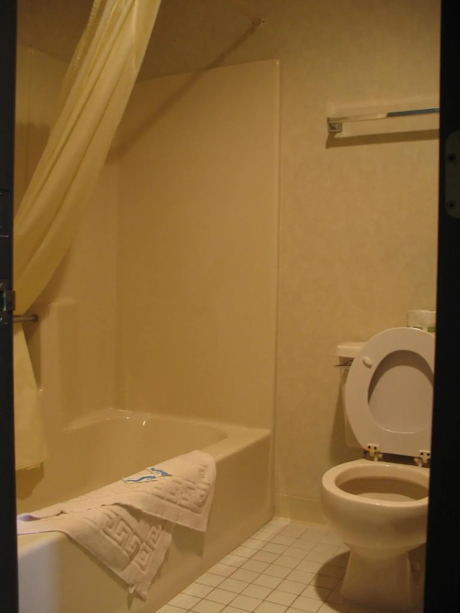 Accessible Room, 1 King Bed, Jetted tub in Great Lakes Inn Mackinaw City Accessible Room, 1 King Bed, Jetted tub in Great Lakes Inn Mackinaw City