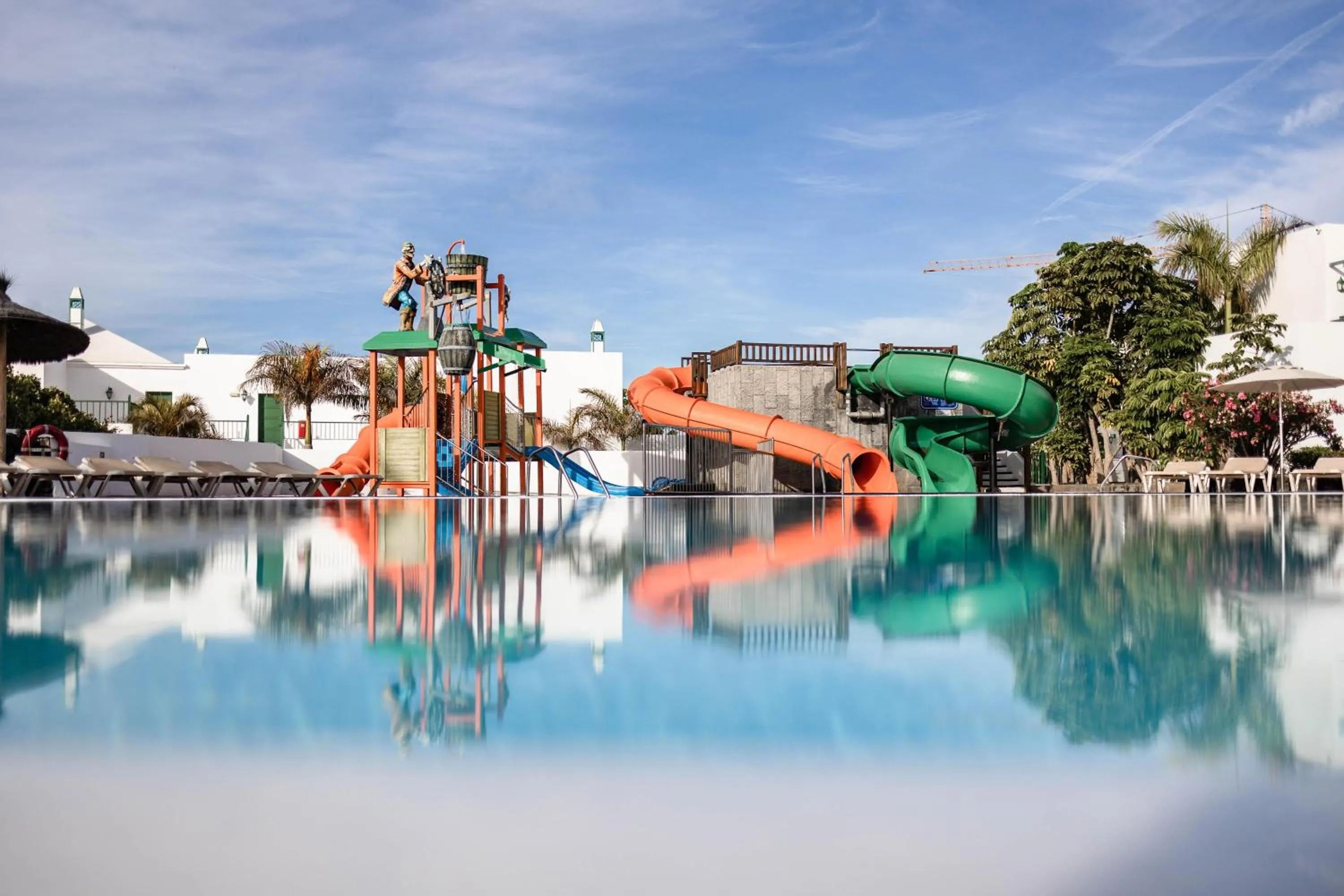 Swimming pool in Caybeach Sun