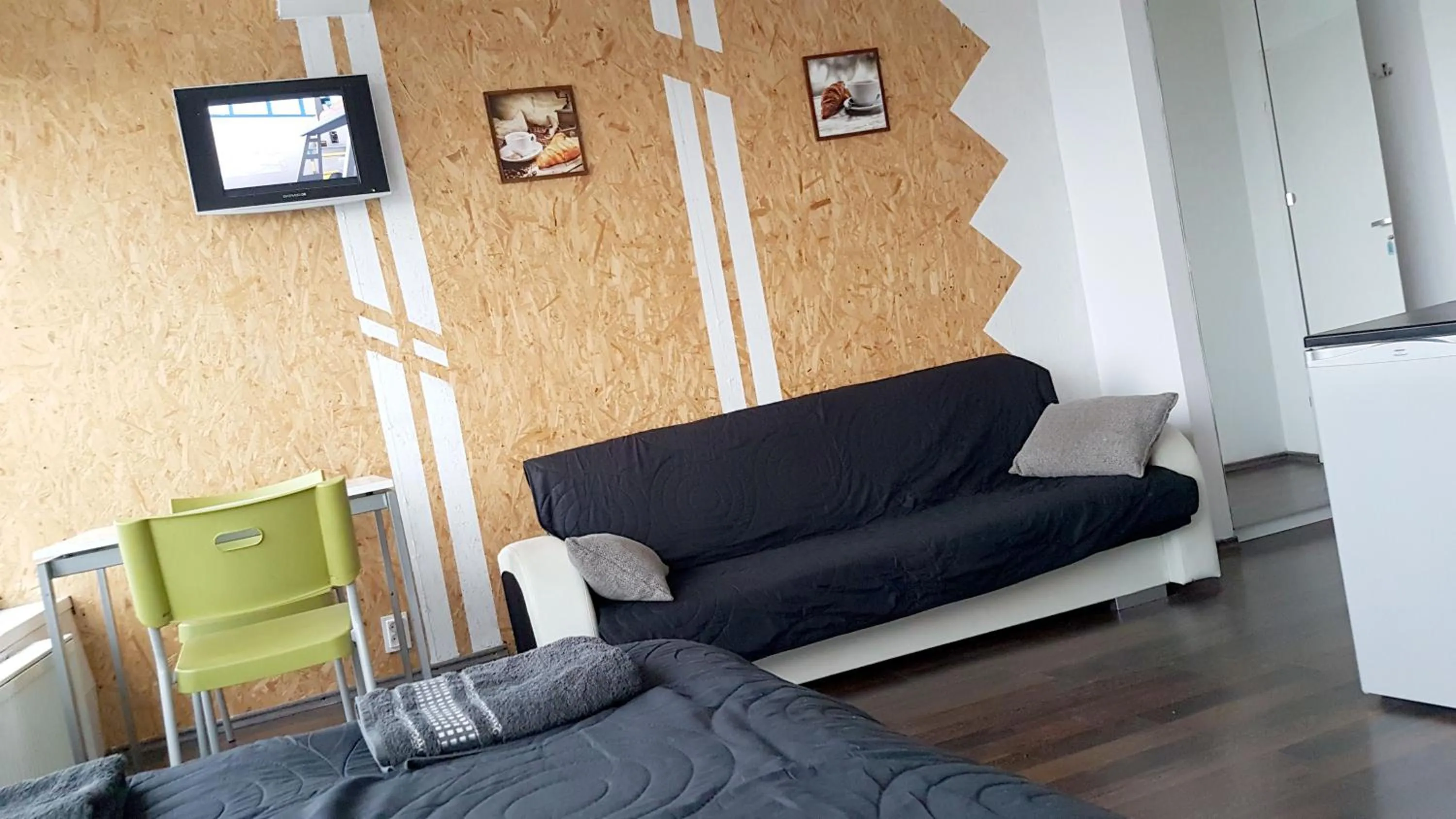 Seating area, Bed in Walk distance to mokotow business park