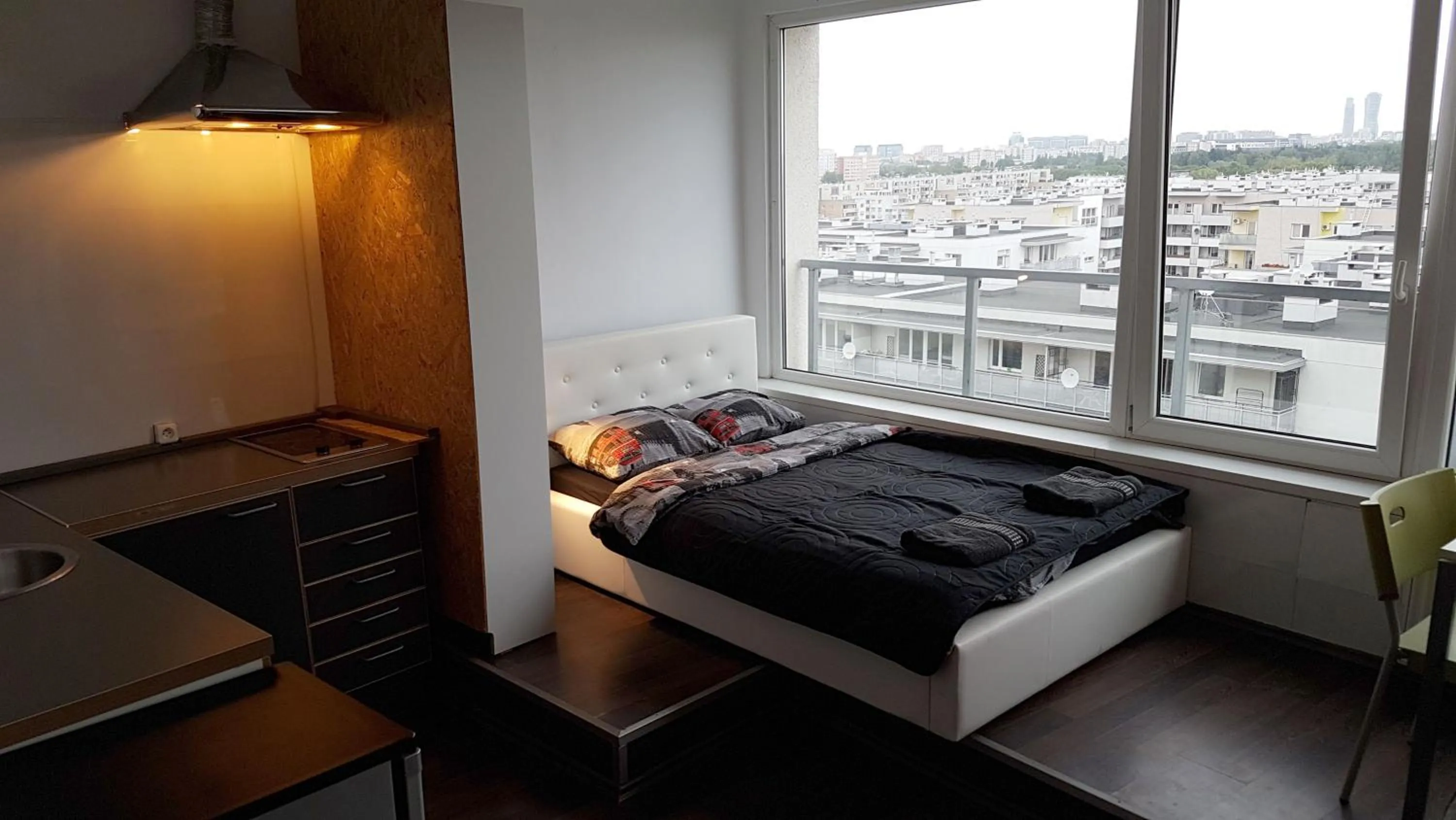 Bedroom, Bed in Walk distance to mokotow business park