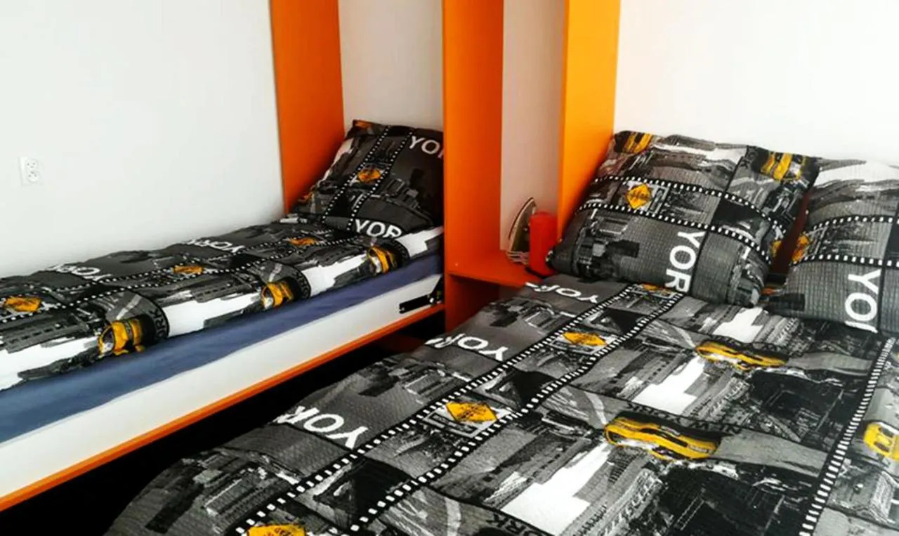 Bed in Walk distance to mokotow business park