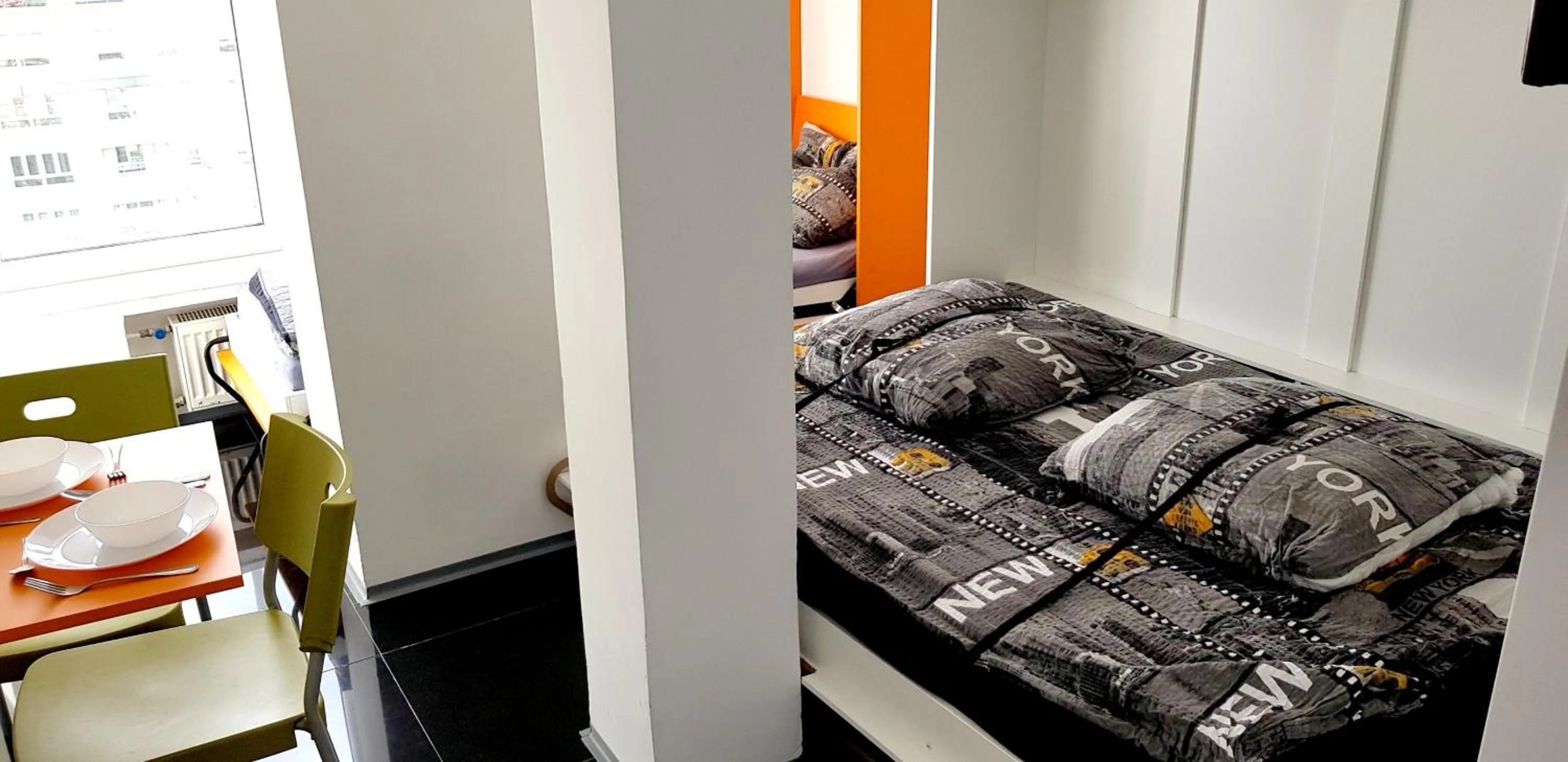 Bed in Walk distance to mokotow business park