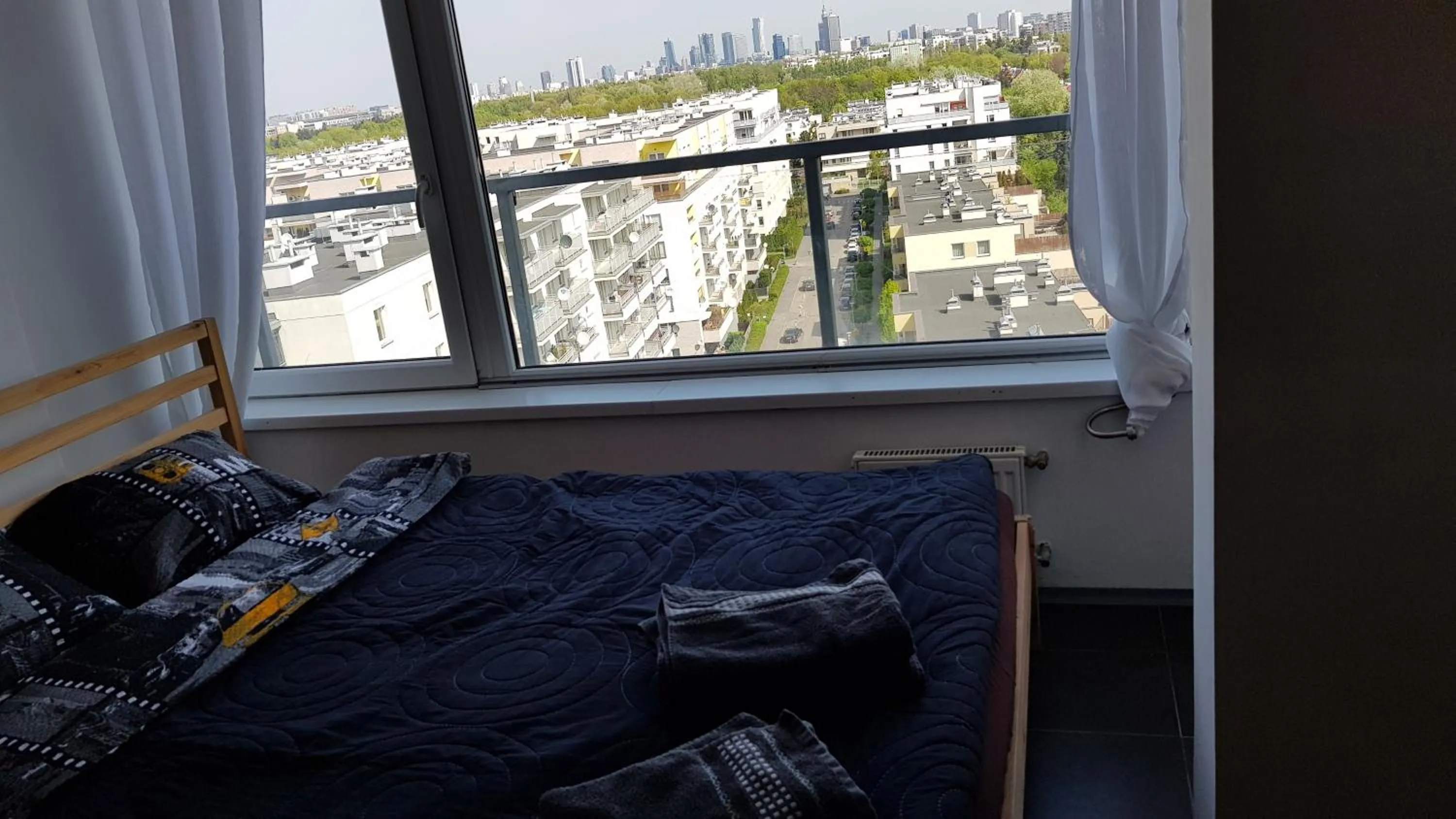 Property building, Bed in Walk distance to mokotow business park