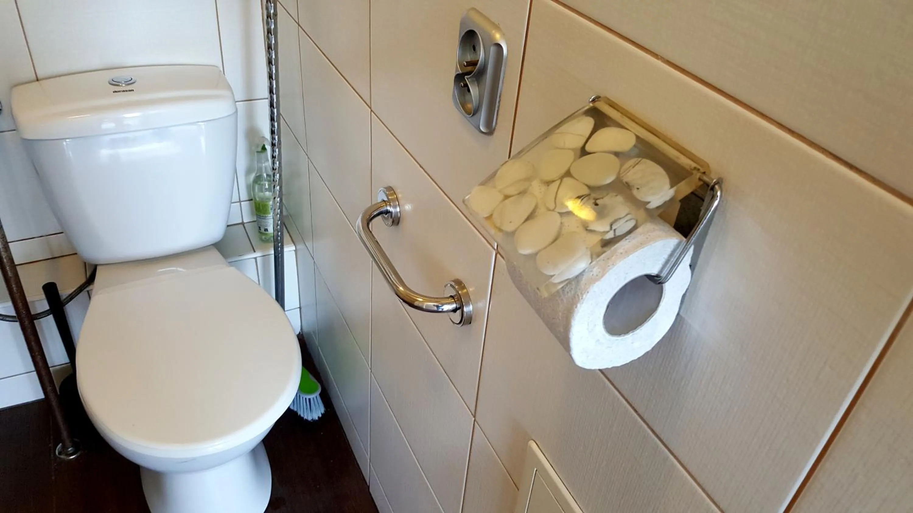 Bathroom in Walk distance to mokotow business park