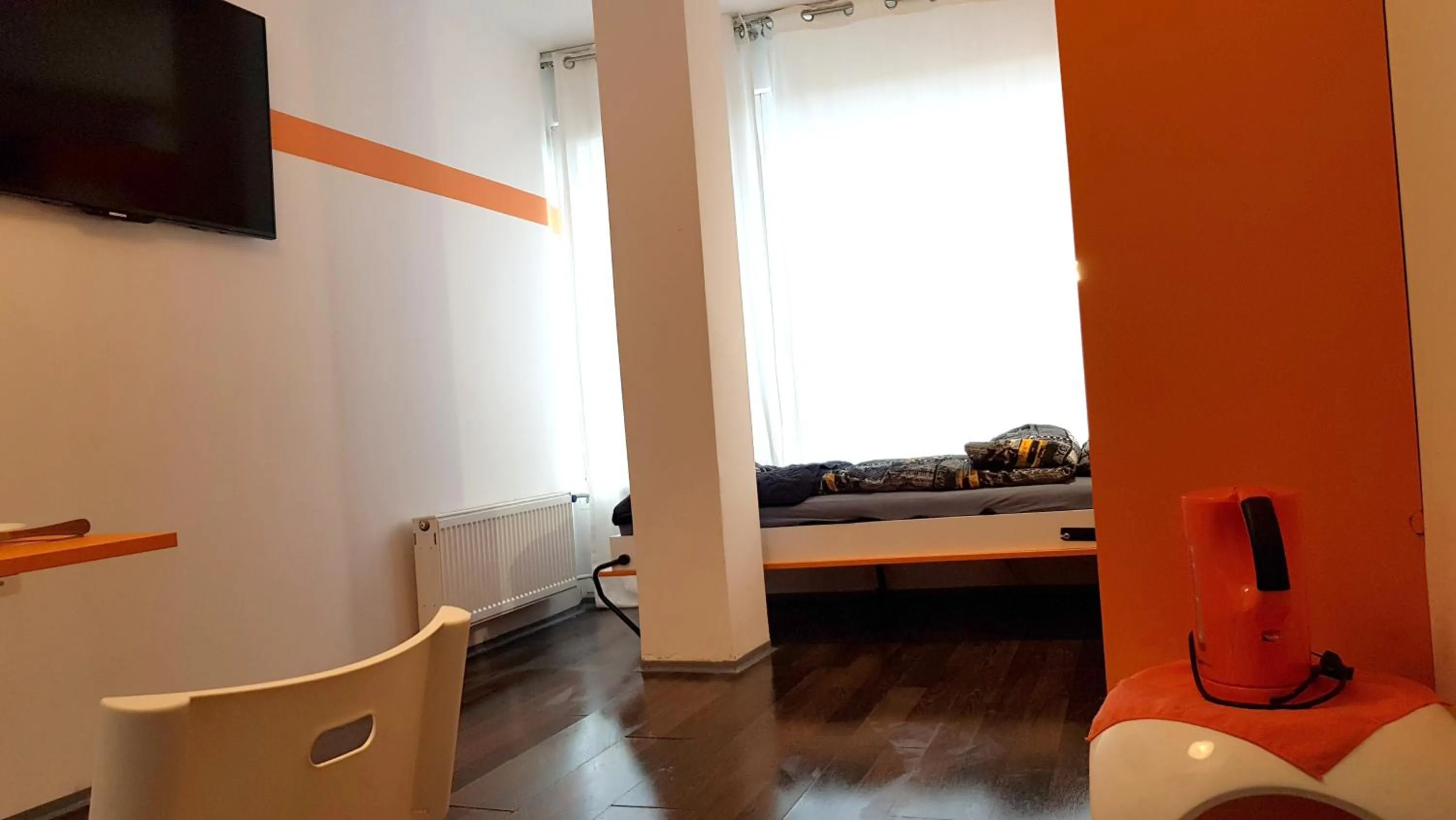 Bed in Walk distance to mokotow business park