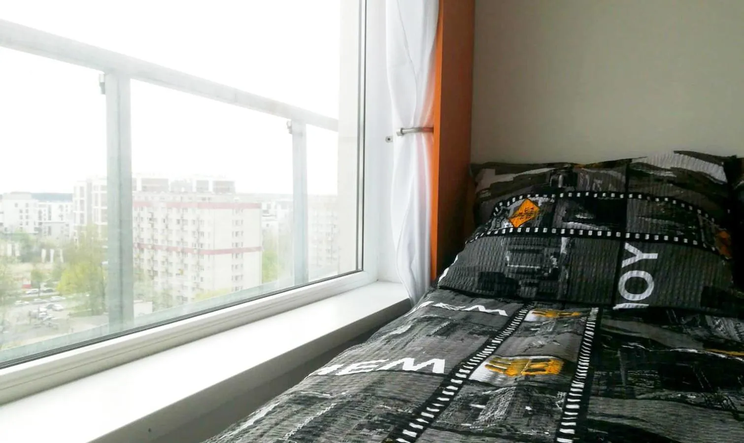 Bed in Walk distance to mokotow business park
