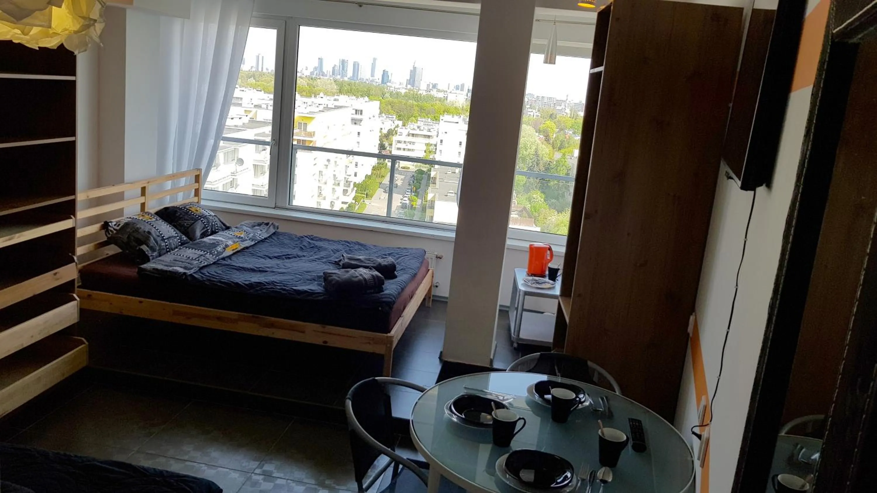 Property building, Bed in Walk distance to mokotow business park