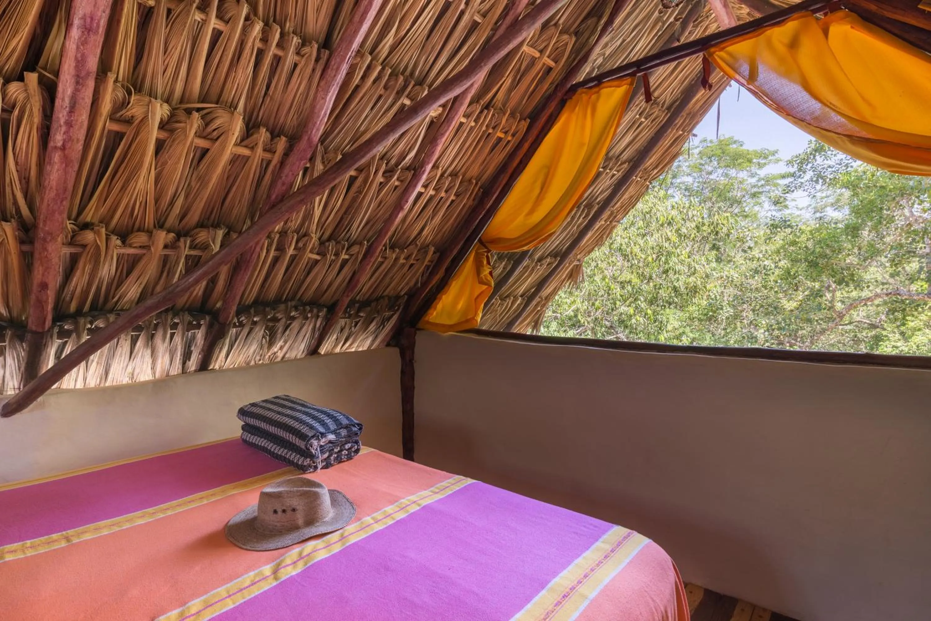 Bed in MELI-MELO P&B