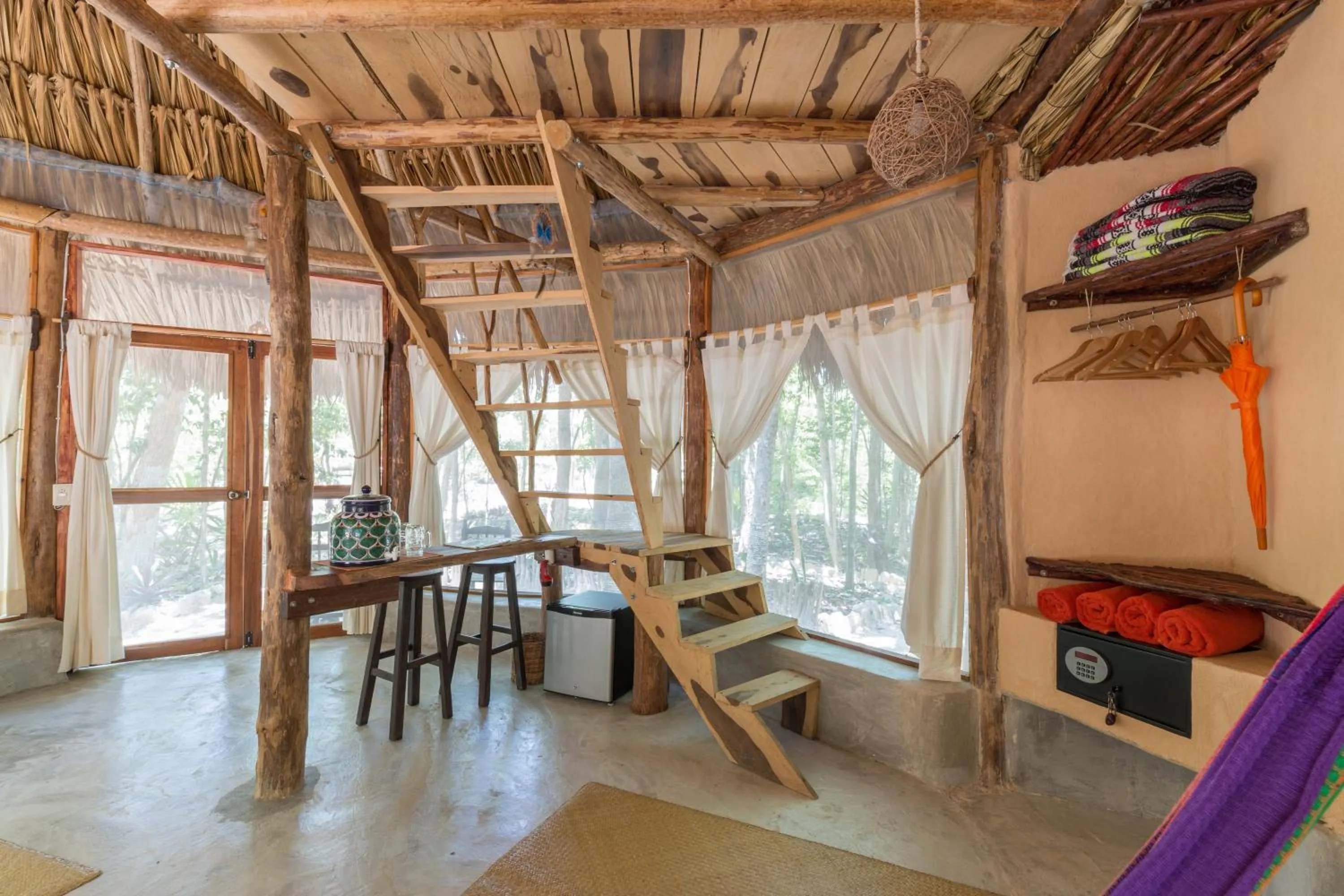 Photo of the whole room in MELI-MELO P&B