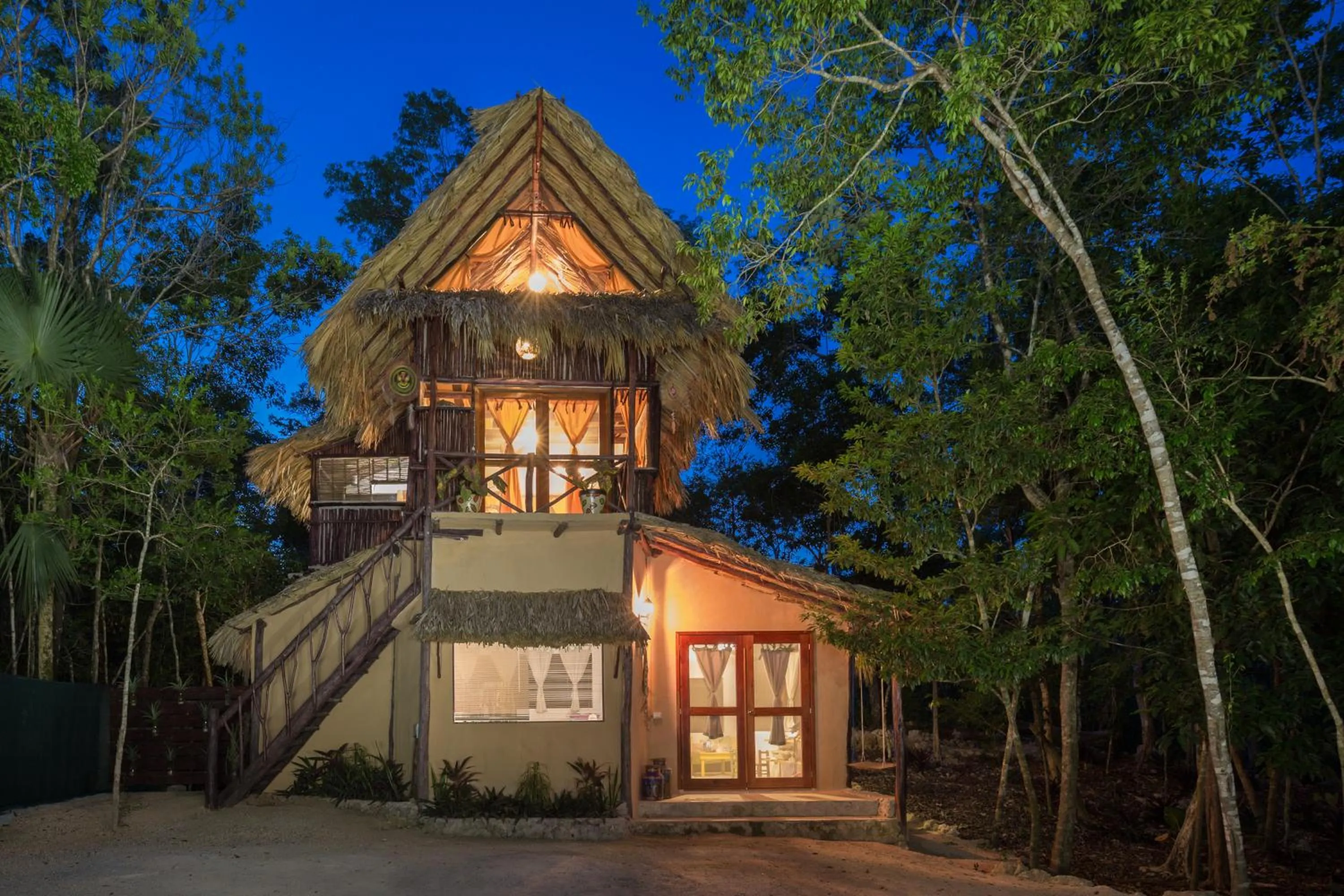 Facade/entrance in MELI-MELO P&B