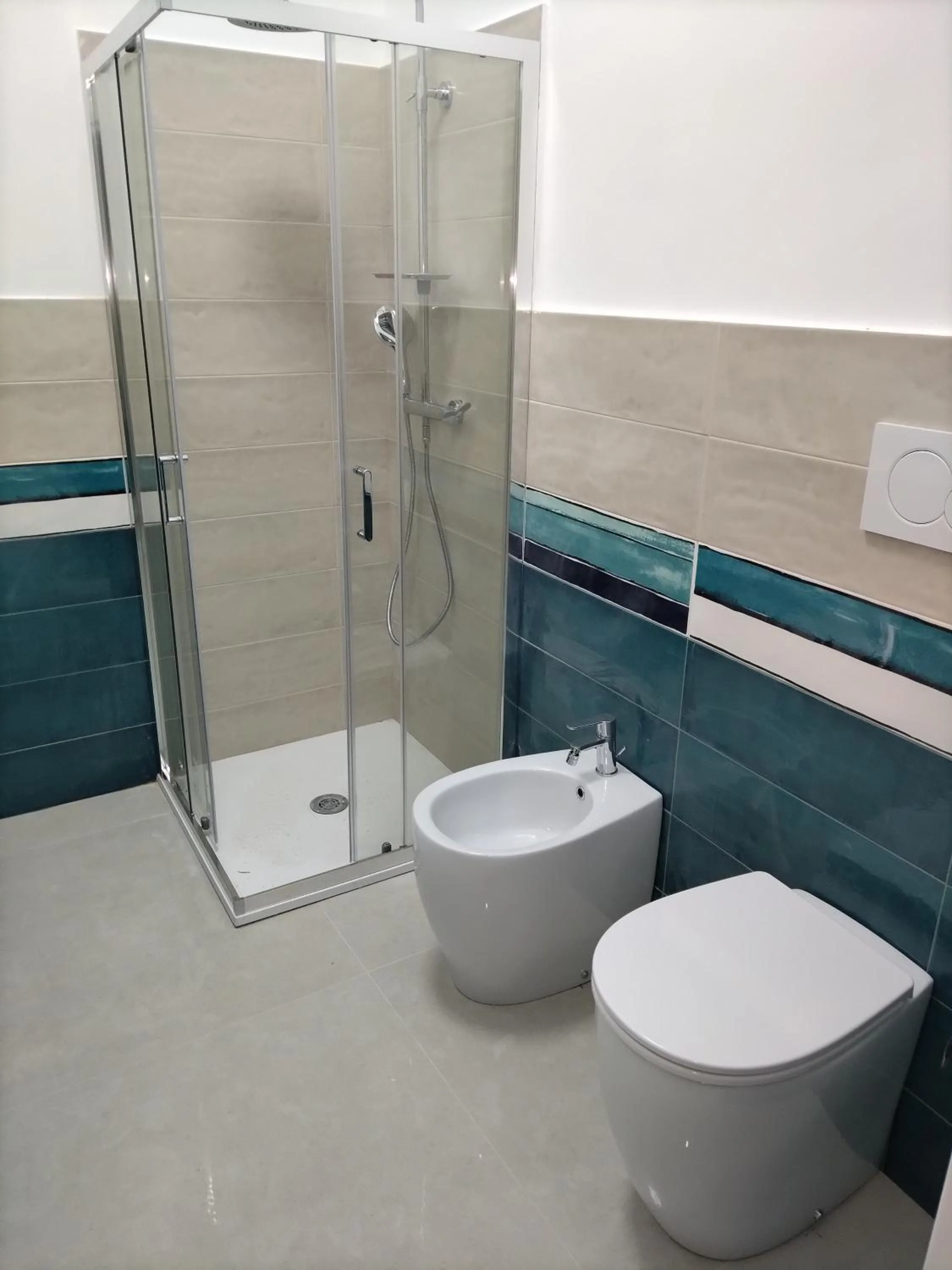 Shower in VeV salento