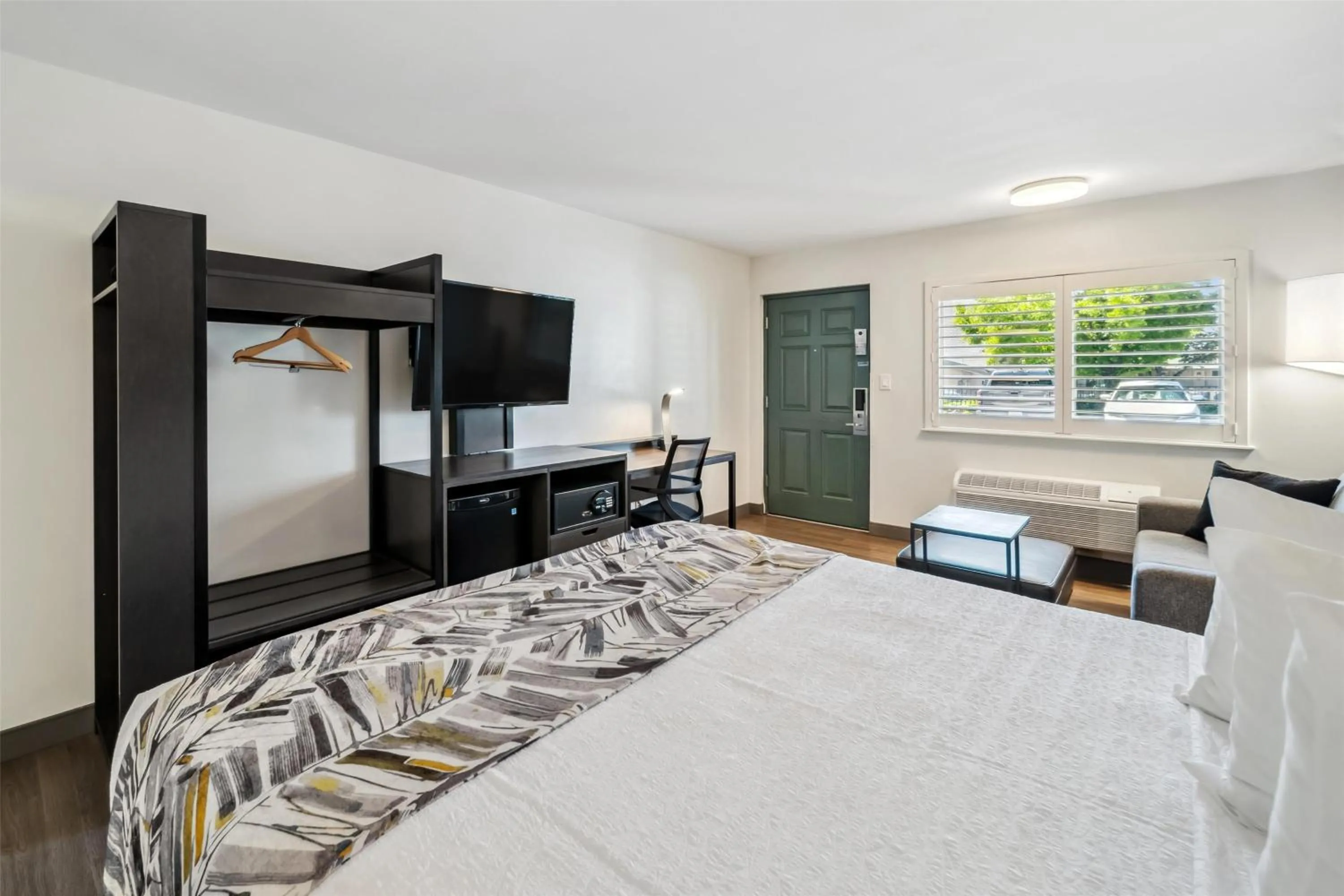 Bedroom, Bed in Best Western Plus Hilltop Inn