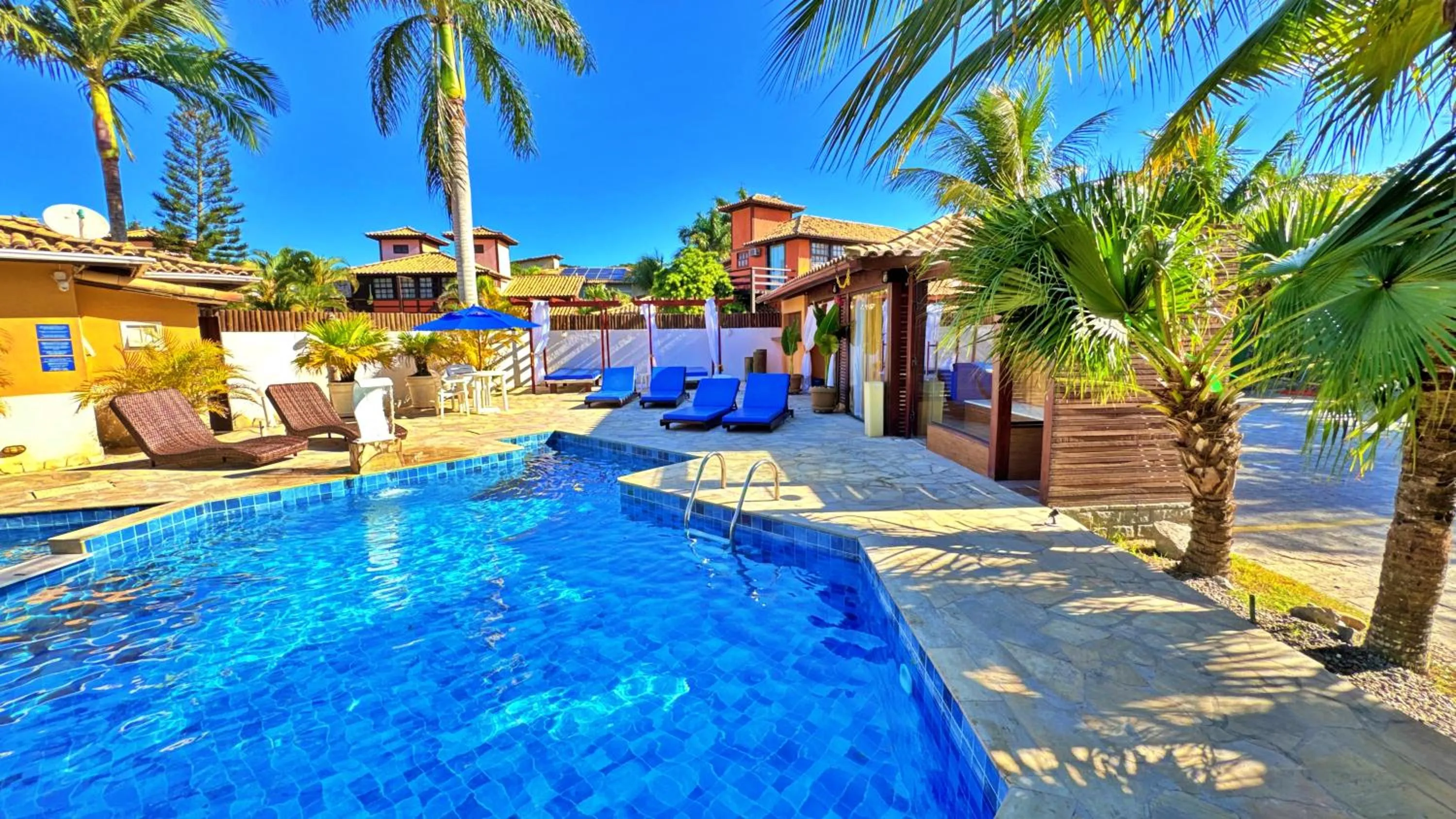Swimming pool in Villa Baobá Pousada & Spa