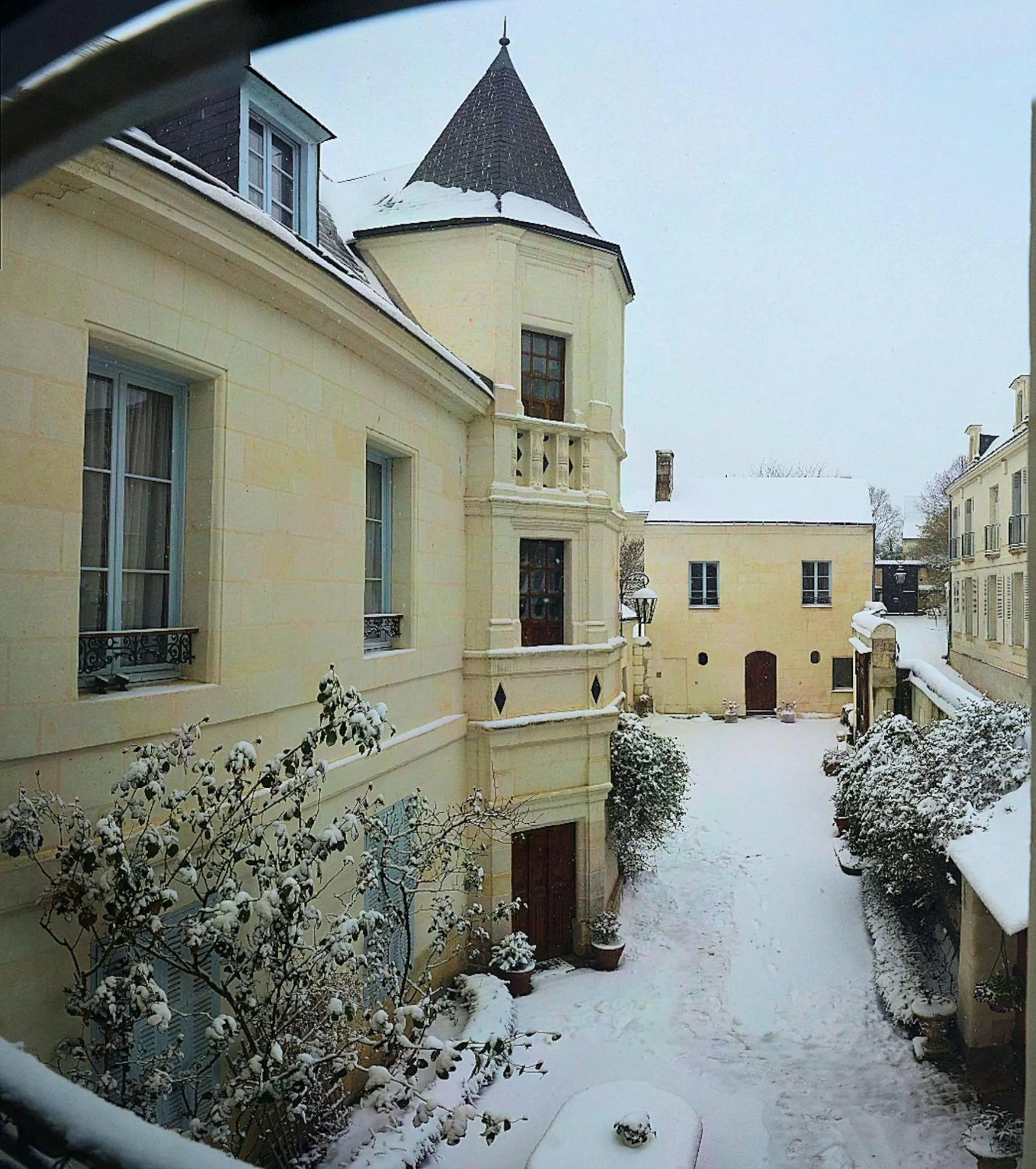 Patio in La Maison de l'Argentier du Roy