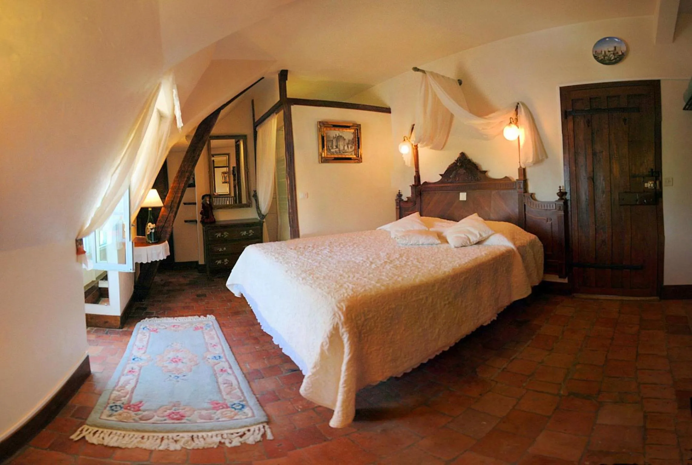 Bed in La Maison de l'Argentier du Roy