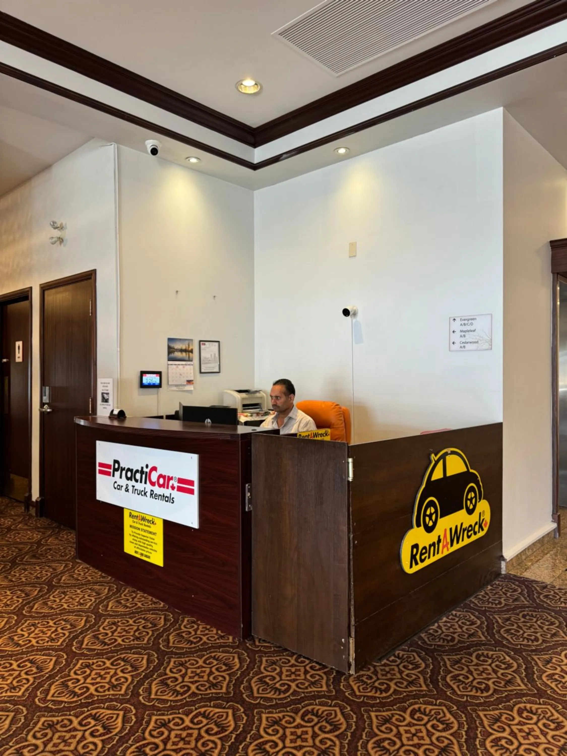 Lobby or reception in Divya Sutra Plaza and Conference Centre Calgary Airport