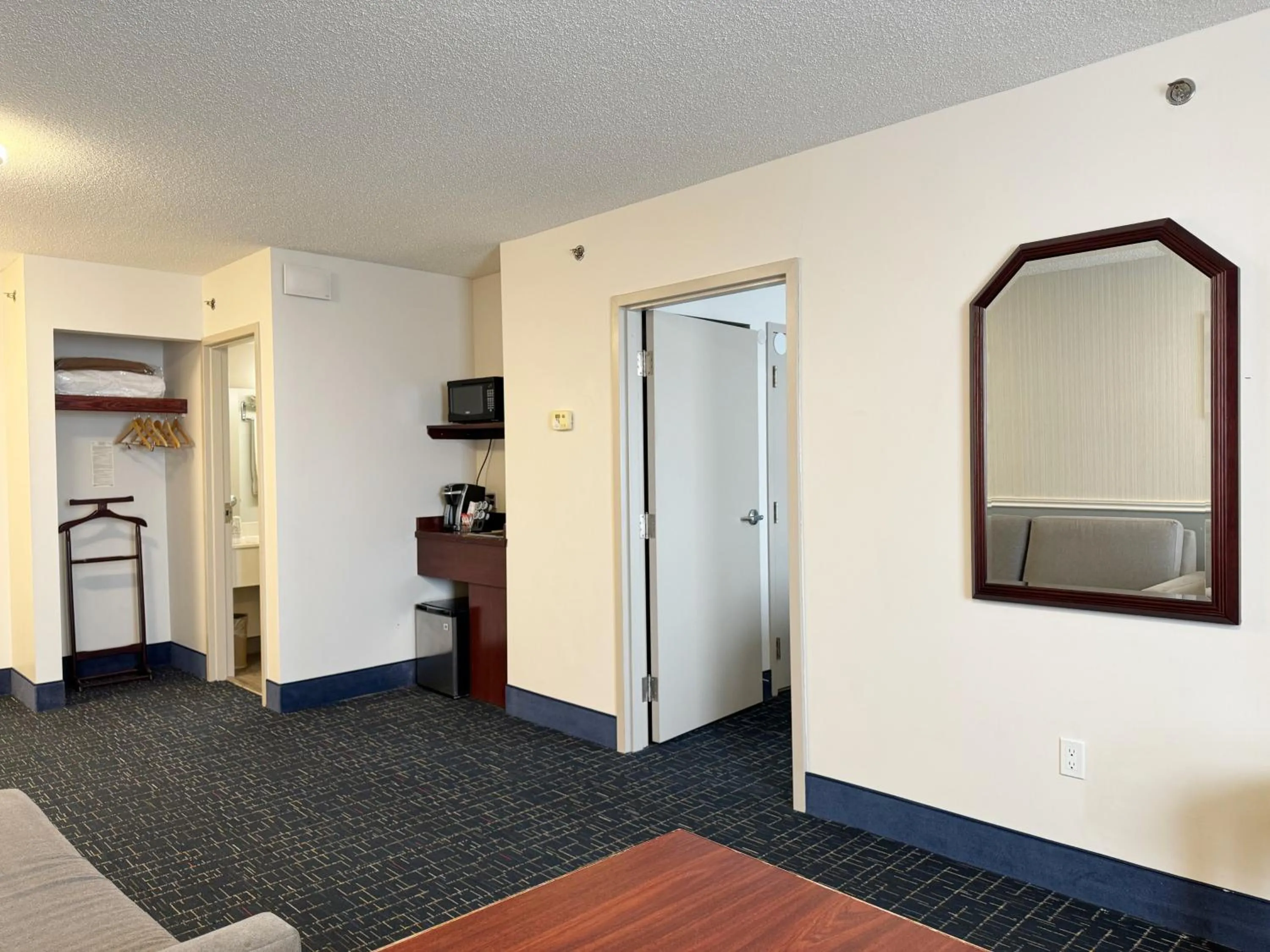 Photo of the whole room in Divya Sutra Plaza and Conference Centre Calgary Airport