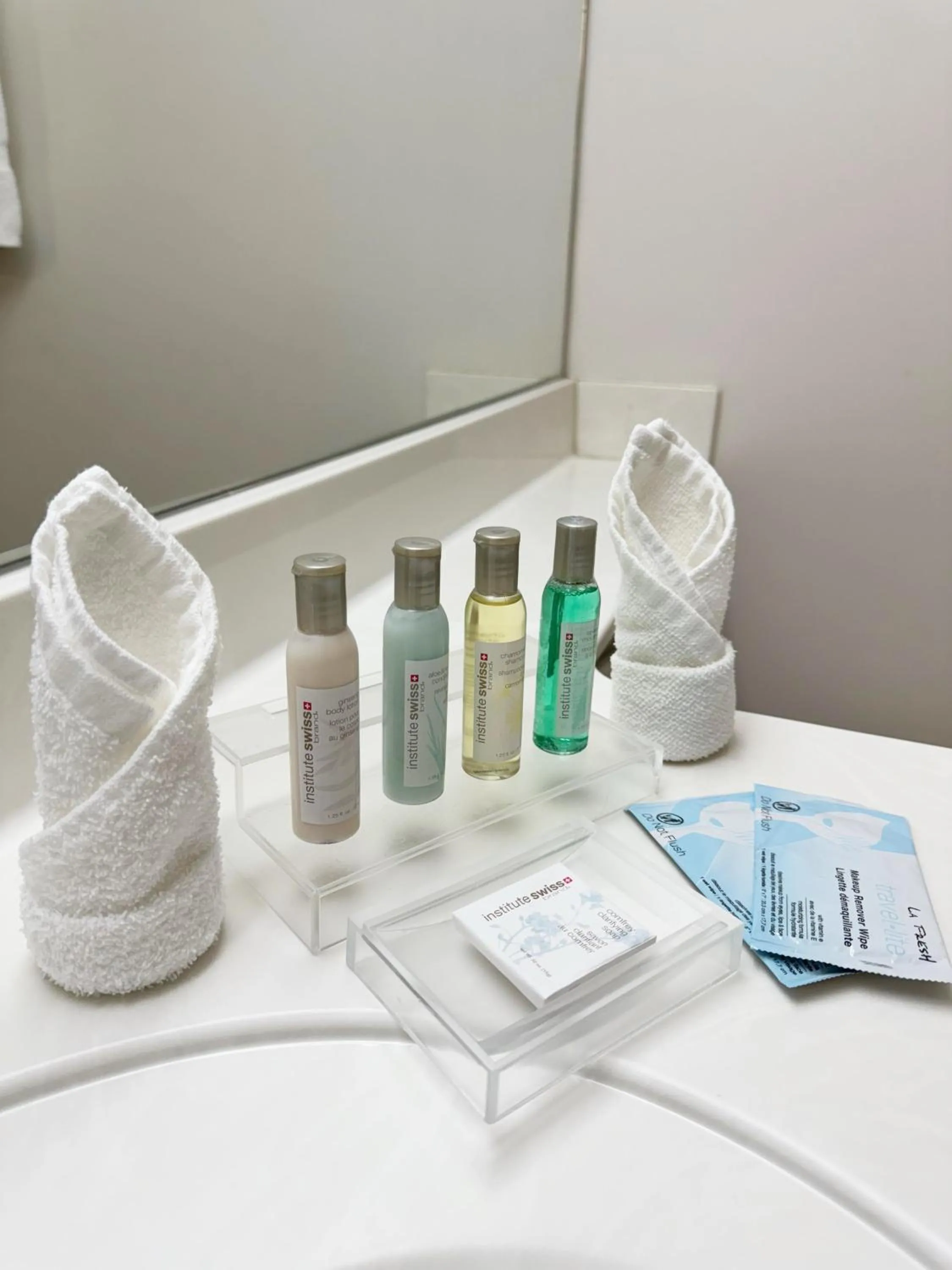 Bathroom in Divya Sutra Plaza and Conference Centre Calgary Airport