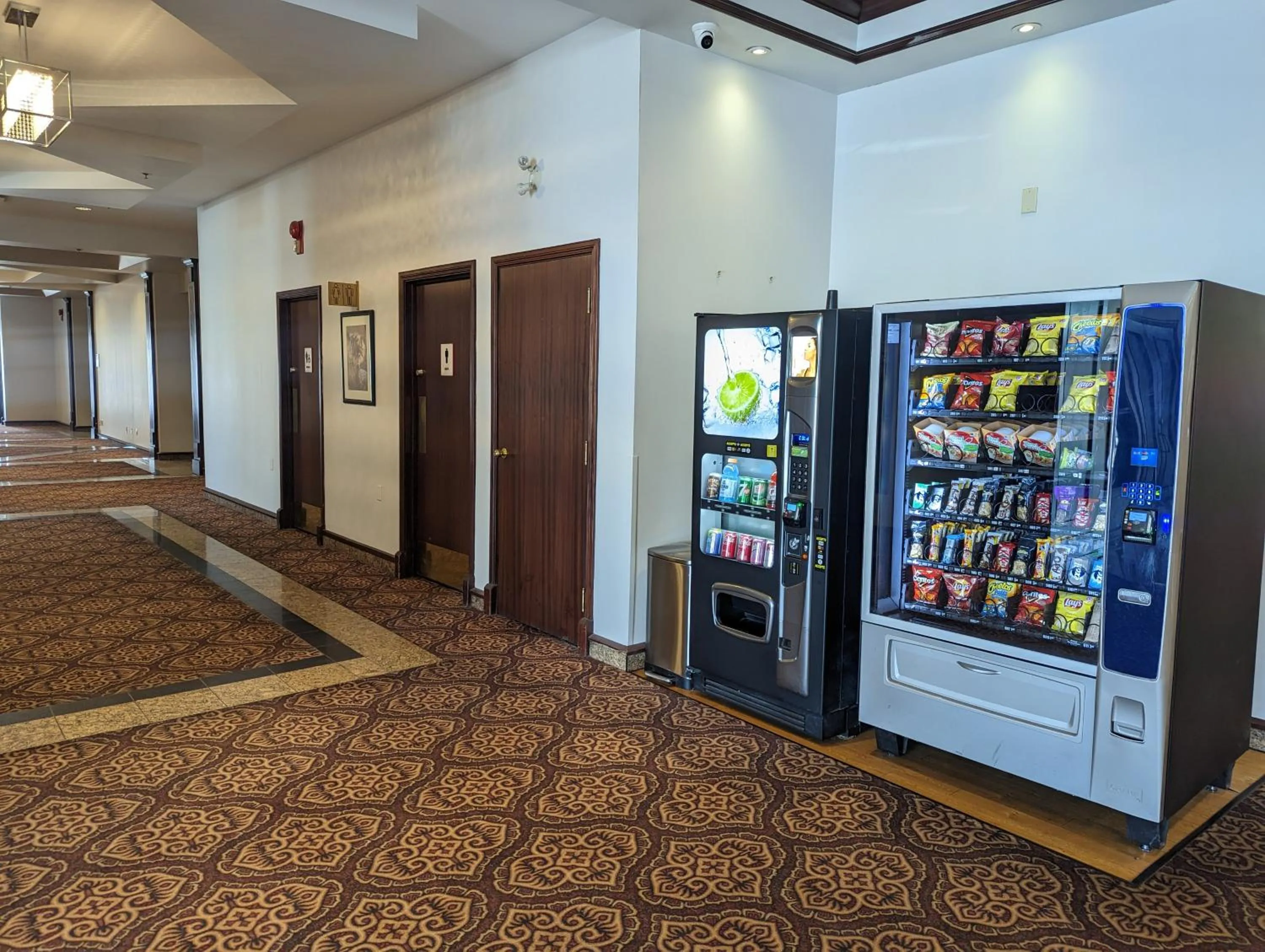 vending machine in Divya Sutra Plaza and Conference Centre Calgary Airport
