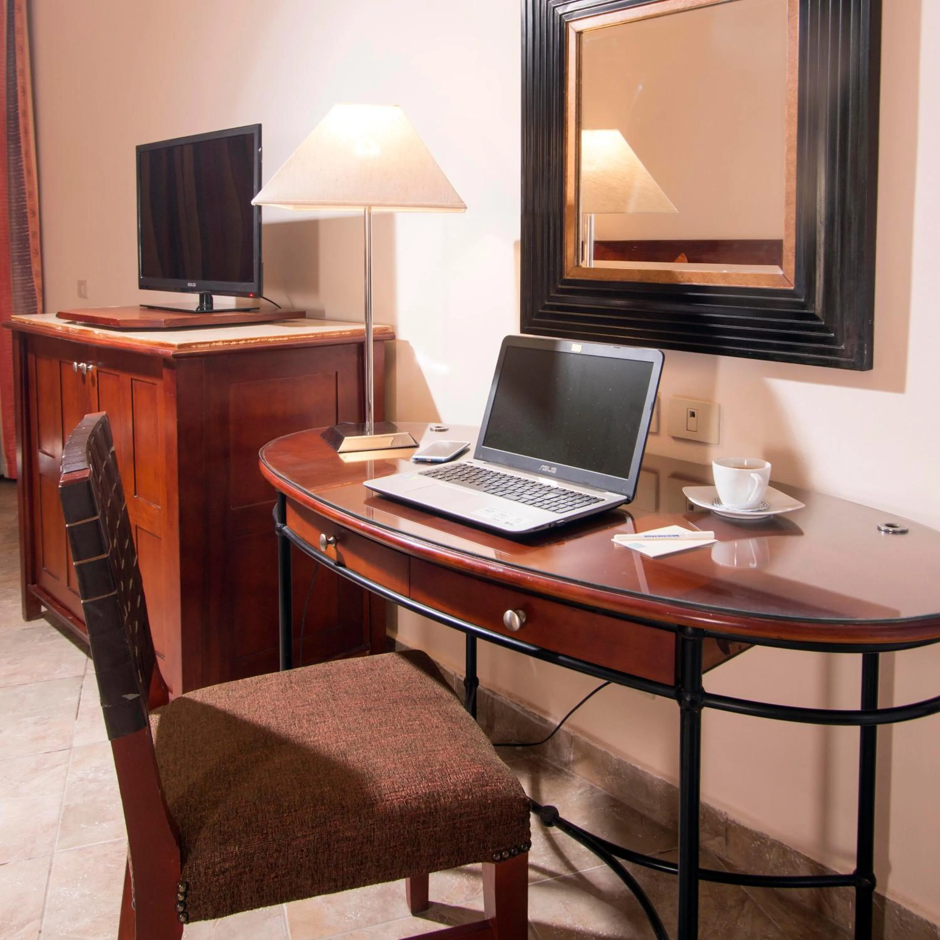 Business facilities in Swiss Inn Plaza Hotel