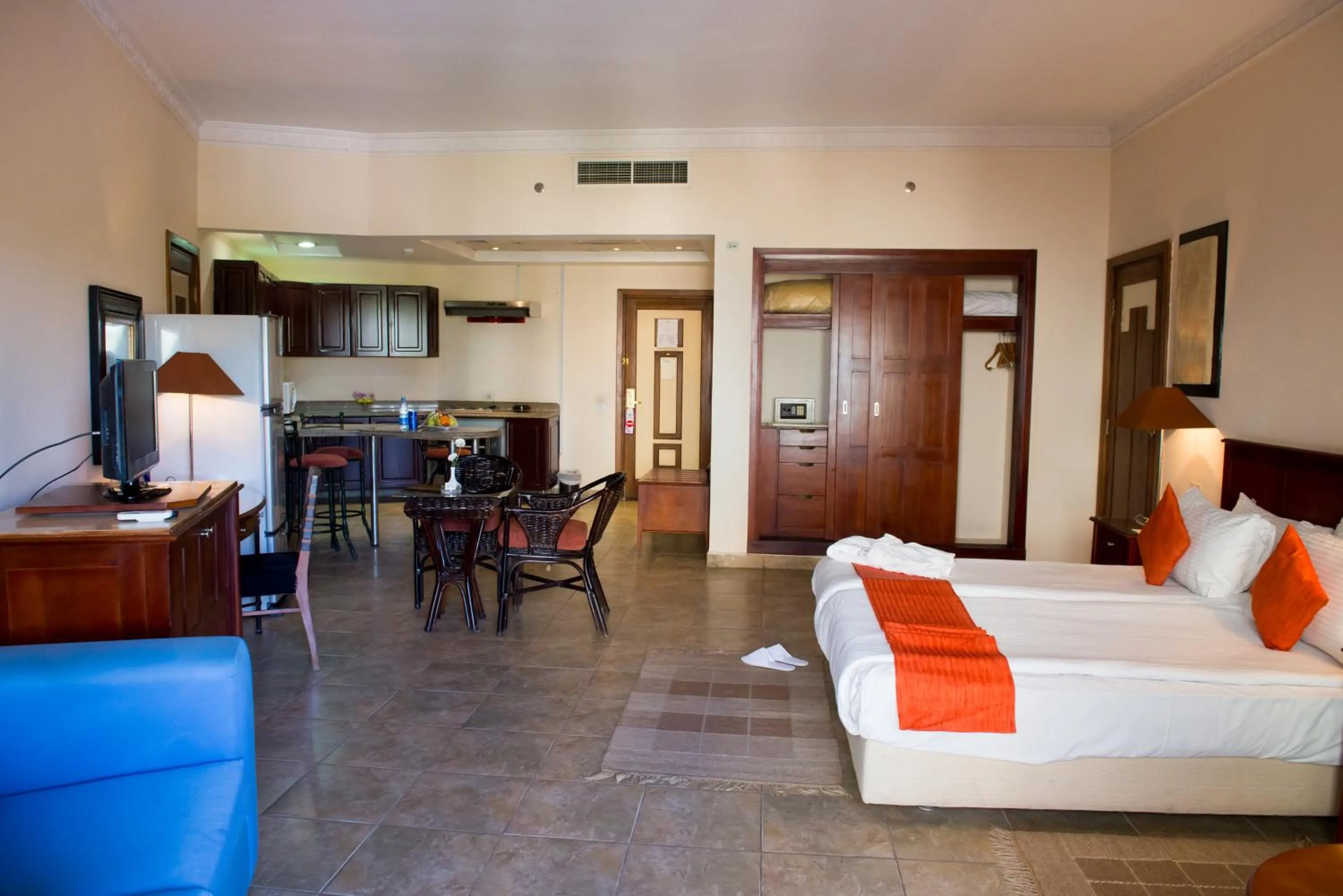 Photo of the whole room in Swiss Inn Plaza Hotel