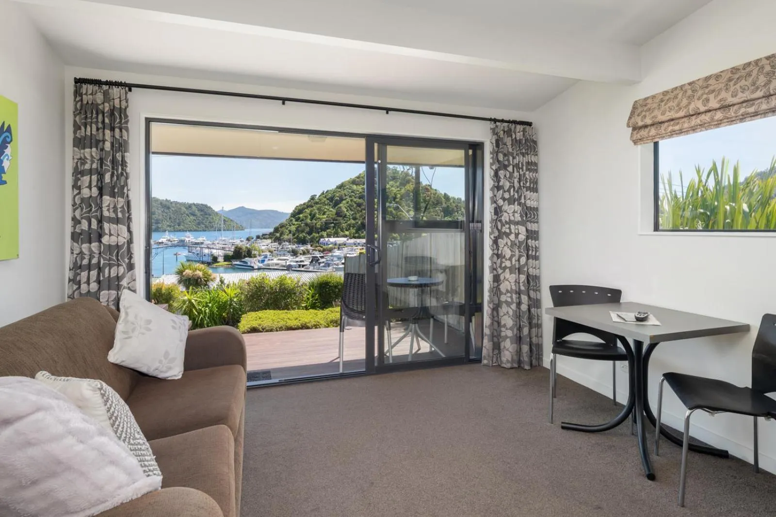 Dining area in Harbour View Motel