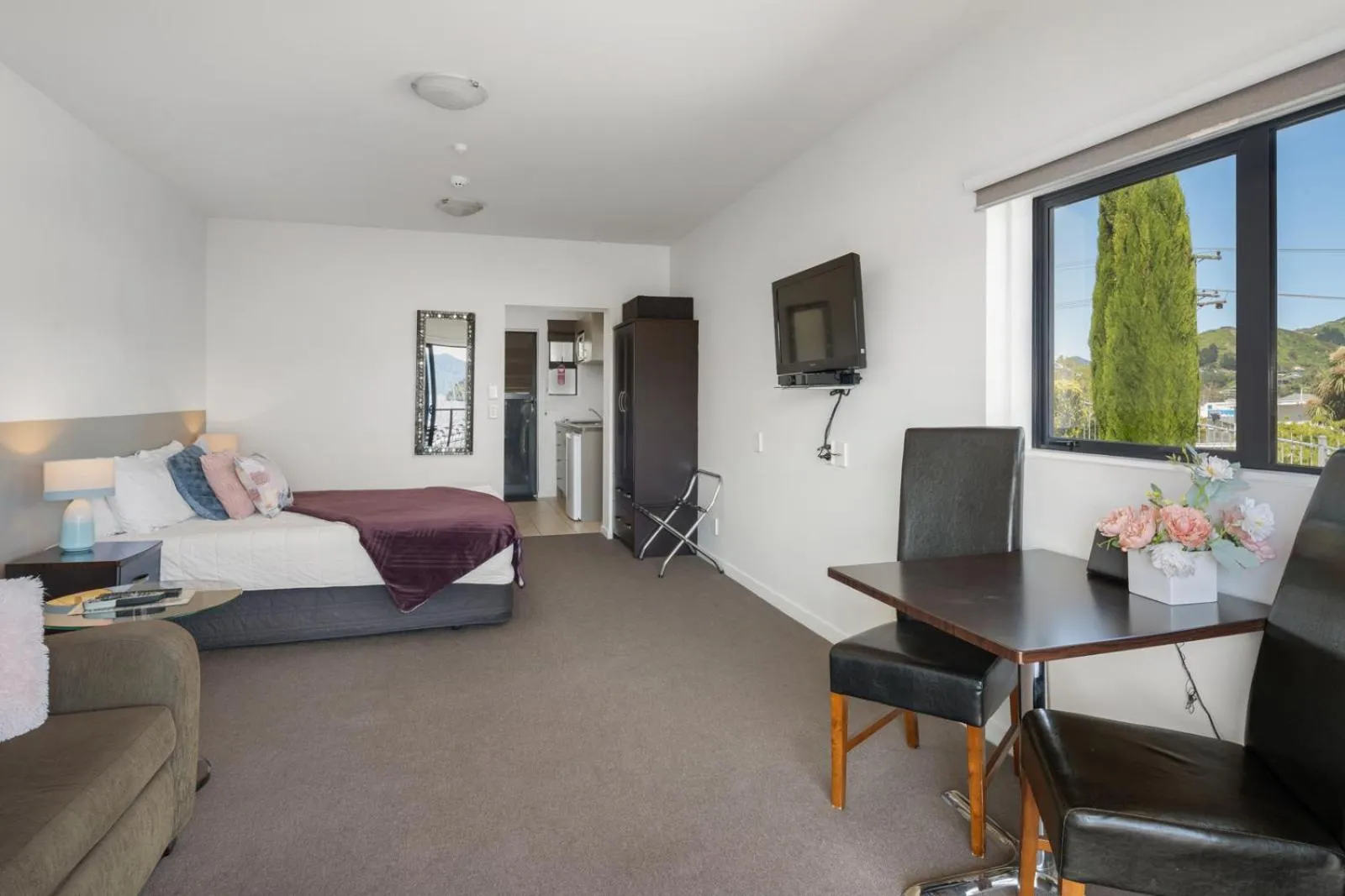 Photo of the whole room, Bed in Harbour View Motel