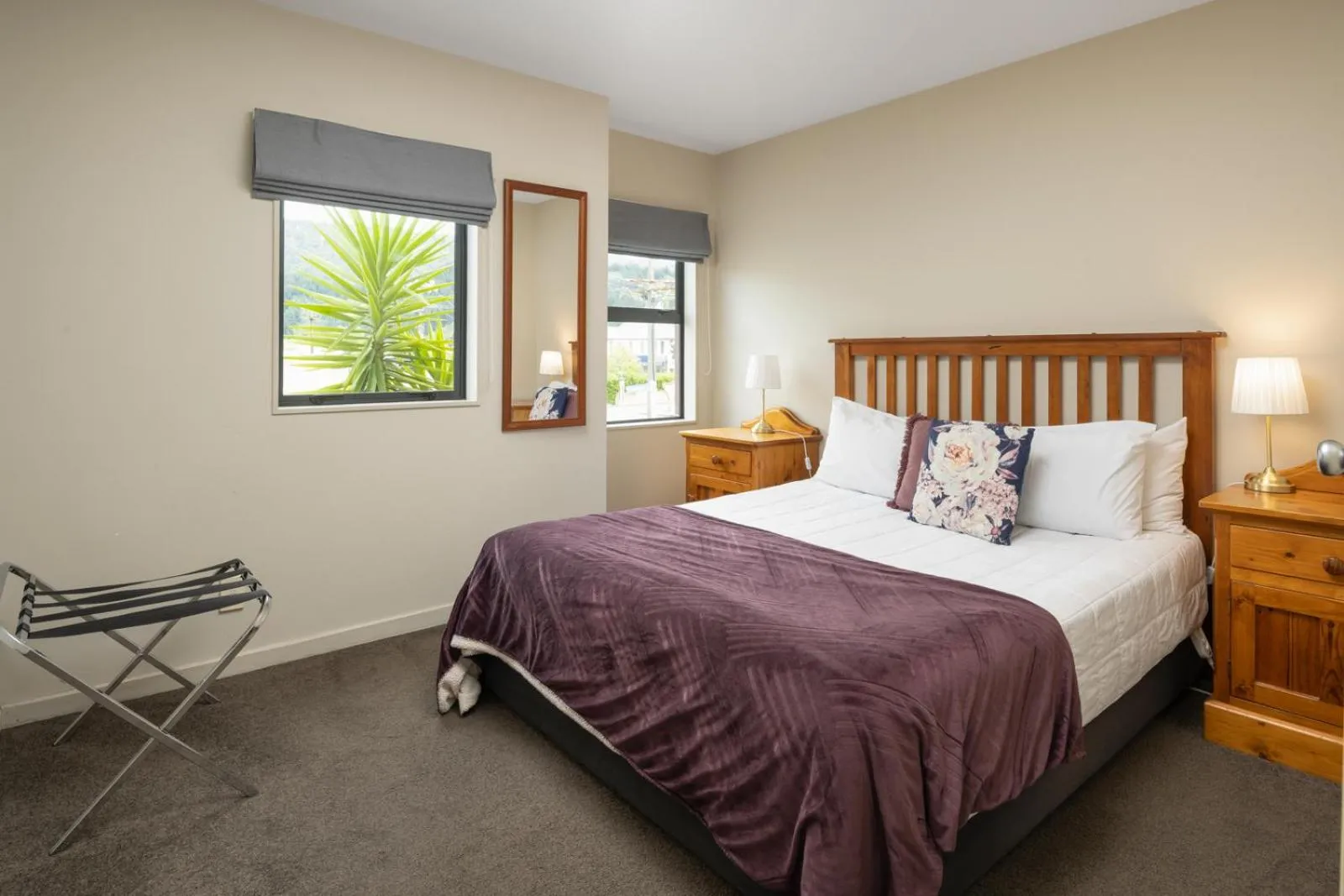 Bed in Harbour View Motel