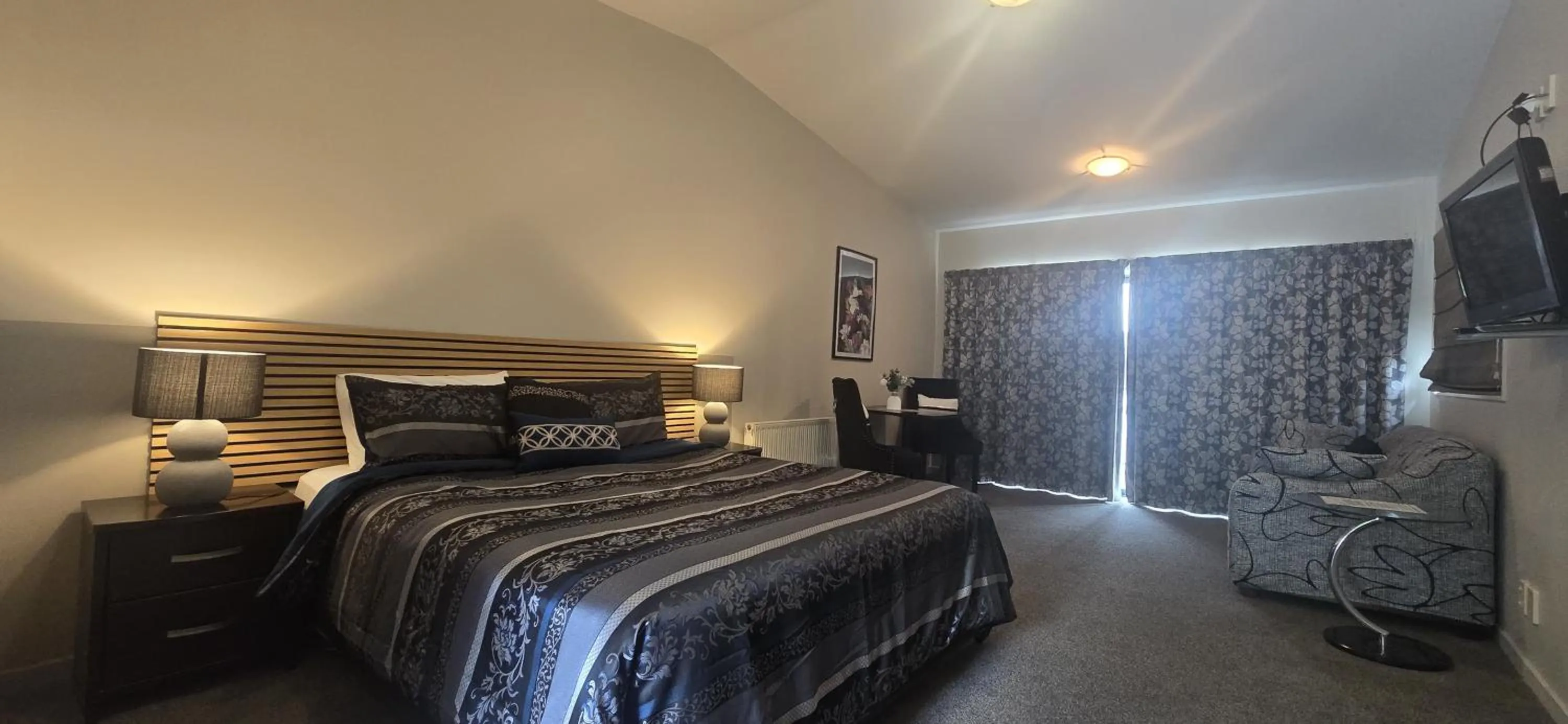 Photo of the whole room, Bed in Harbour View Motel