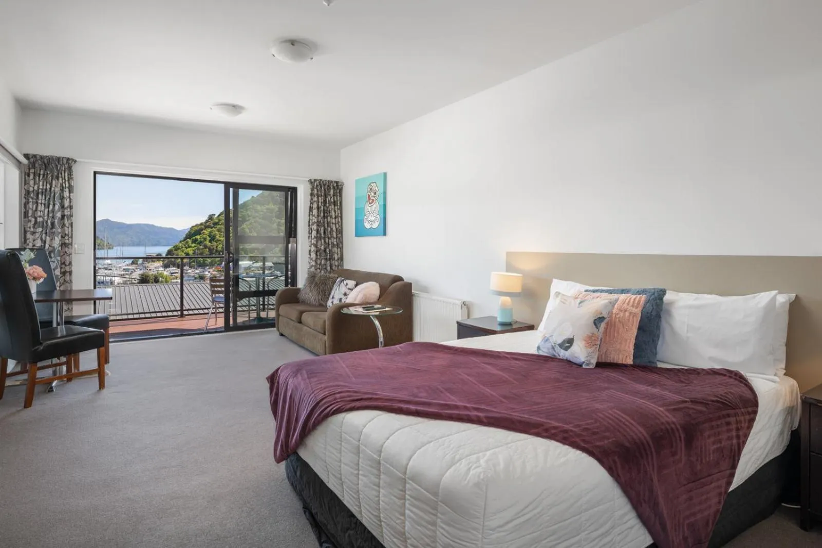 Photo of the whole room, Bed in Harbour View Motel