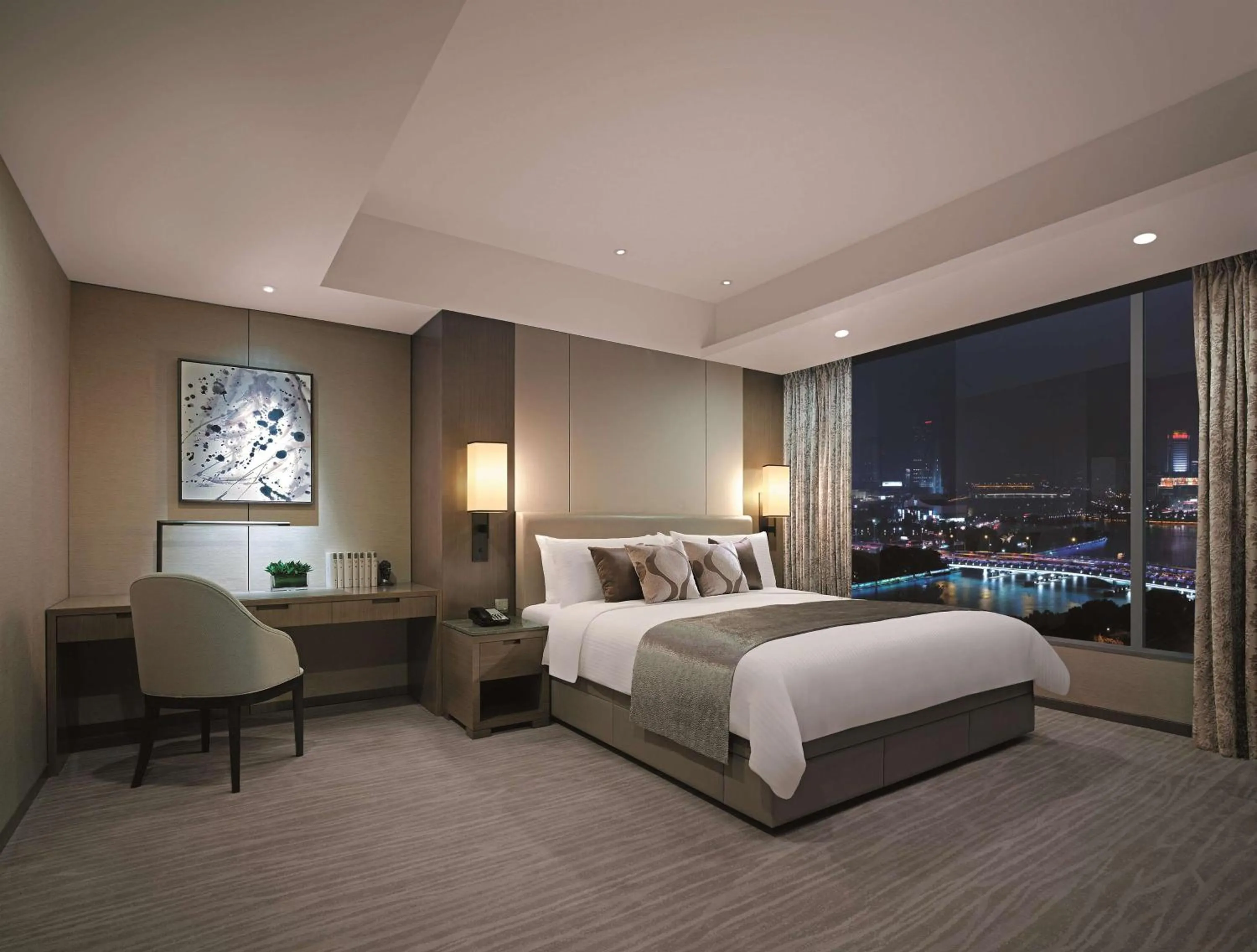 Photo of the whole room, Bed in Shangri-La Ningbo