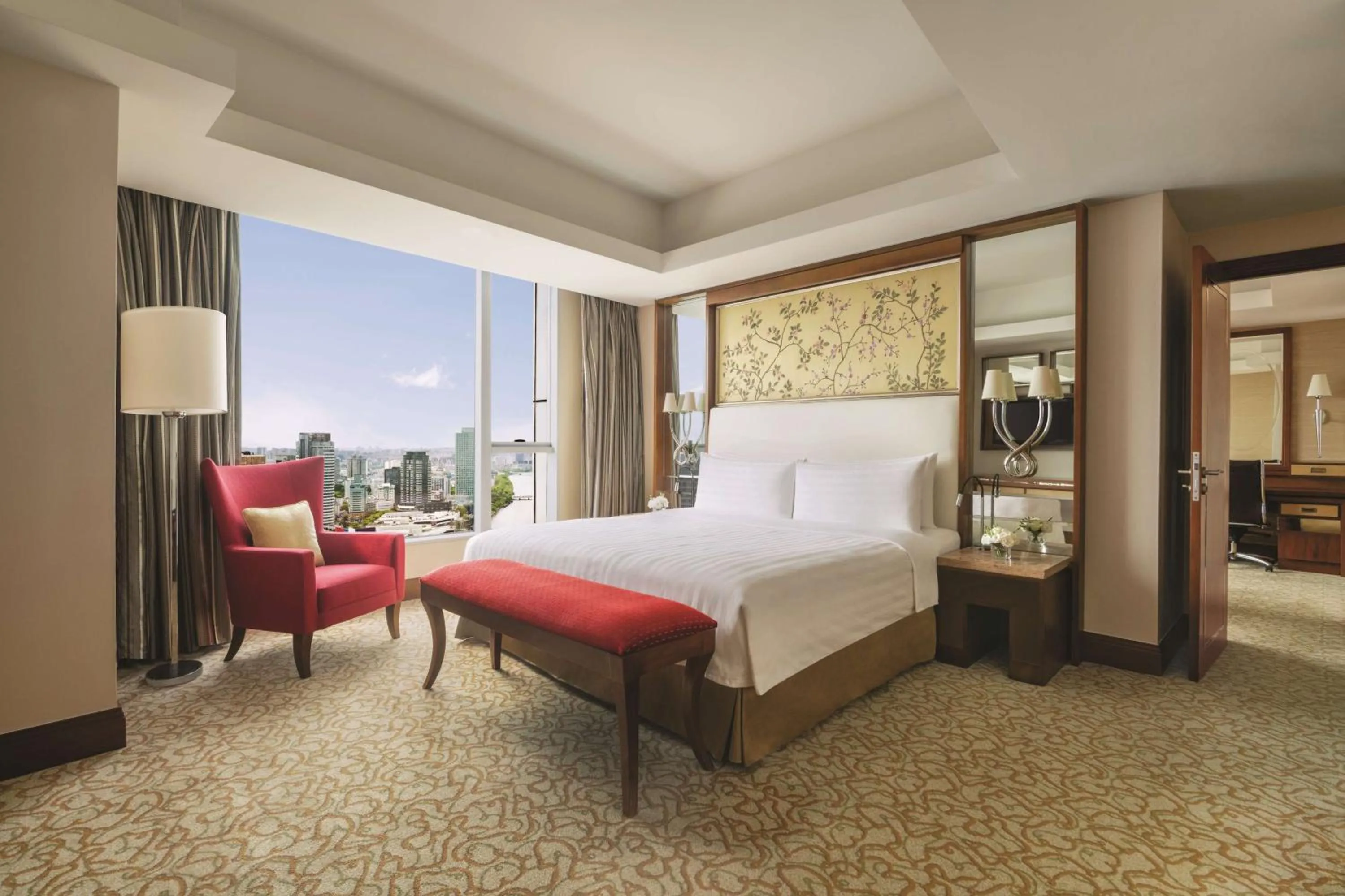Photo of the whole room, Bed in Shangri-La Ningbo