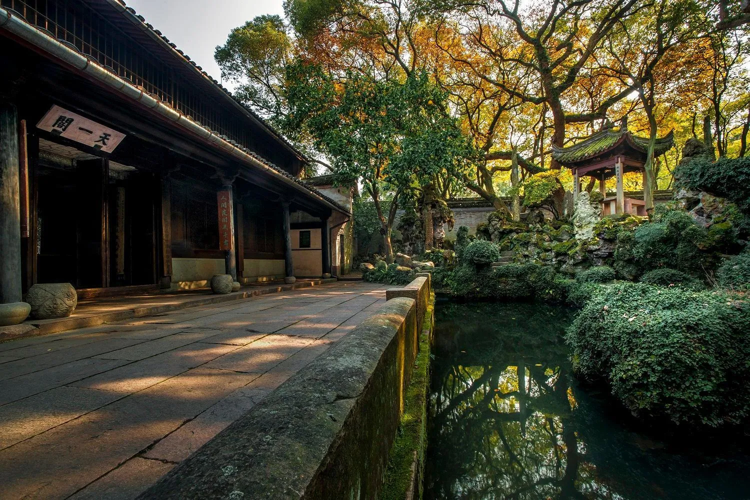 Nearby landmark in Shangri-La Ningbo