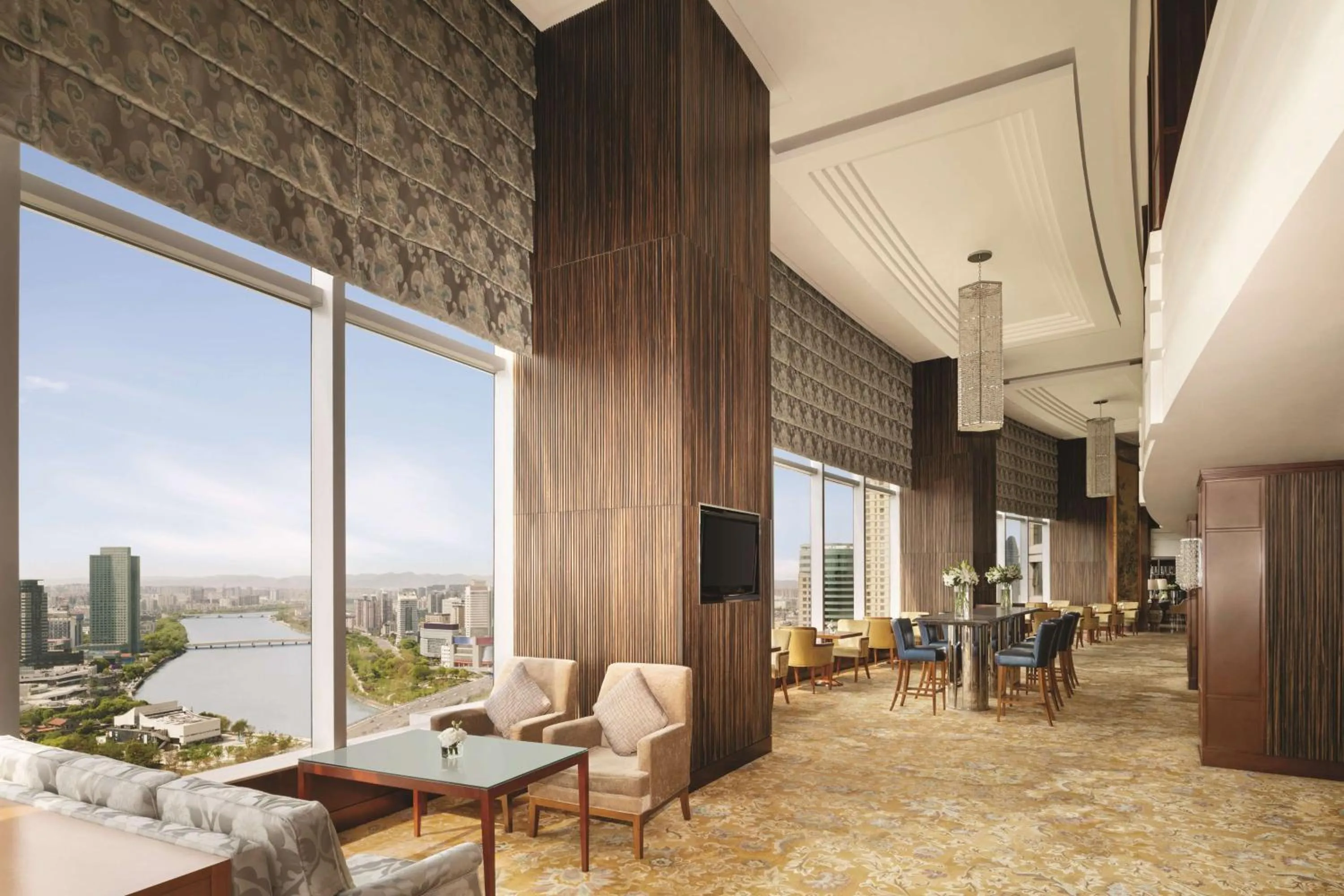 Lounge or bar in Shangri-La Ningbo